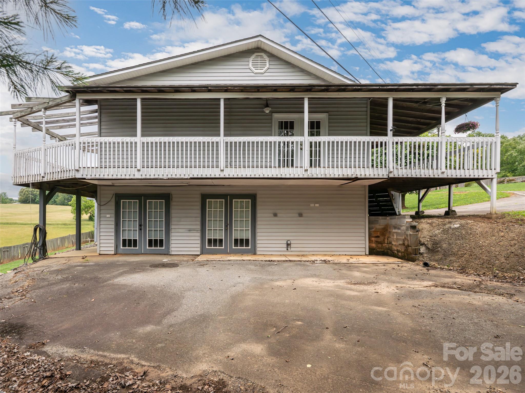 9 Coquina Lane — Leicester