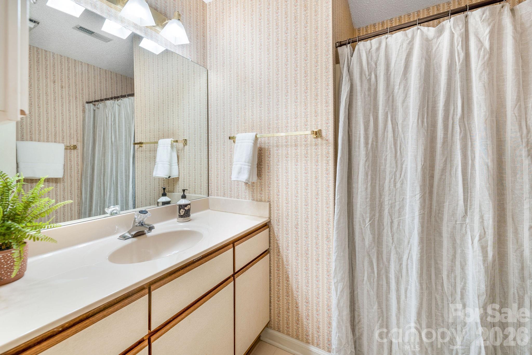 2604 Vineyard Boulevard — Asheville