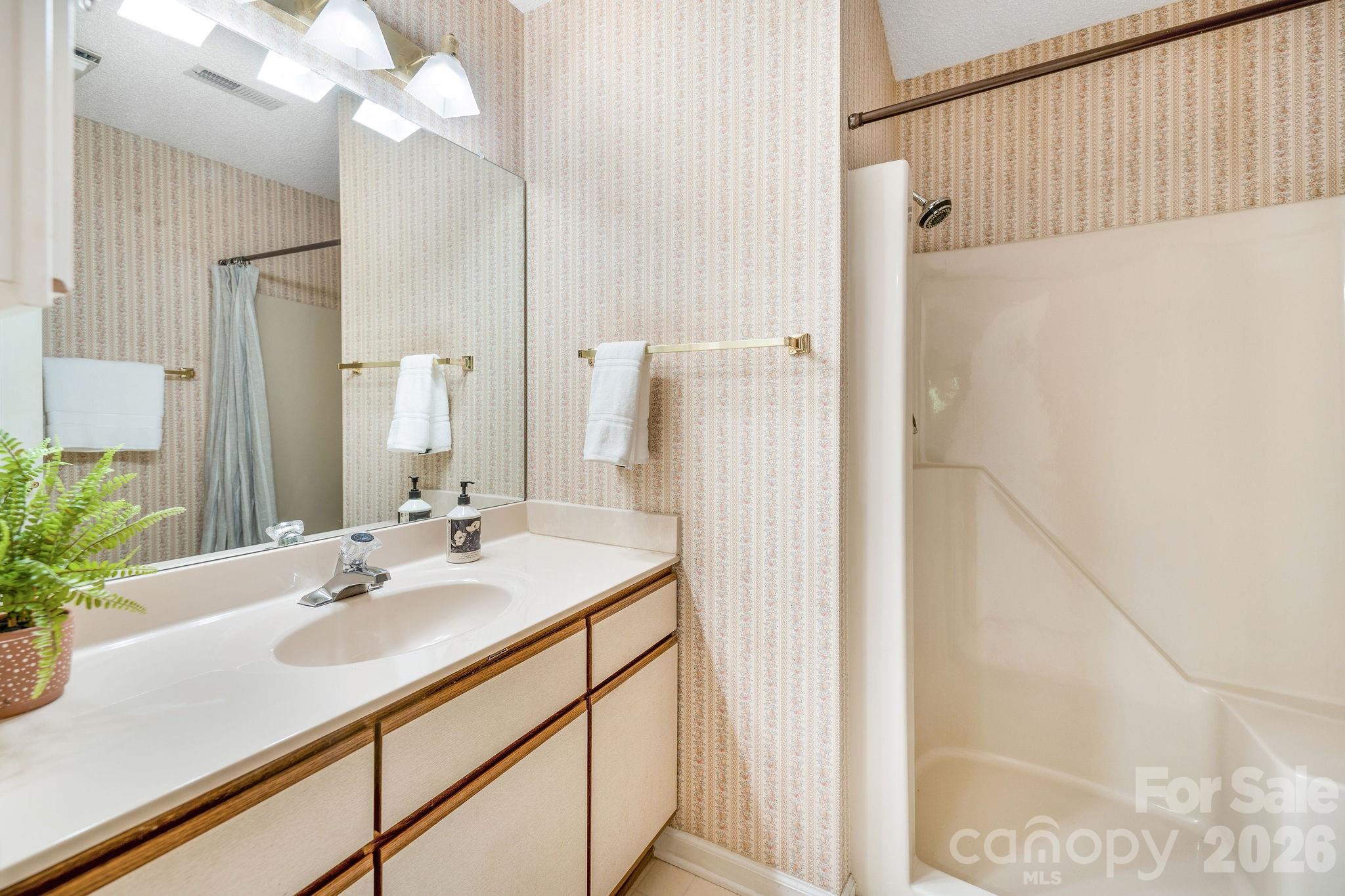 2604 Vineyard Boulevard — Asheville