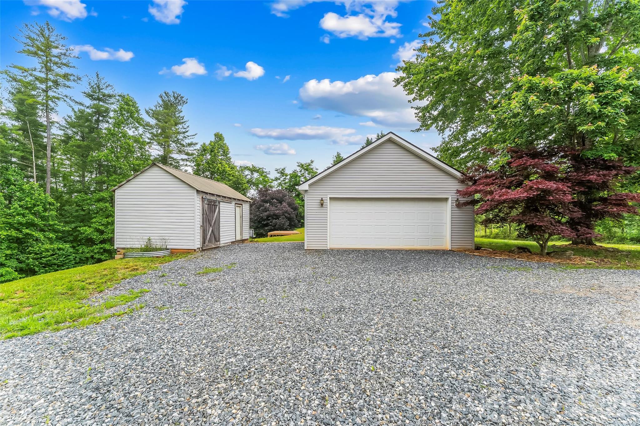 2610 Bear Creek Road — Marshall