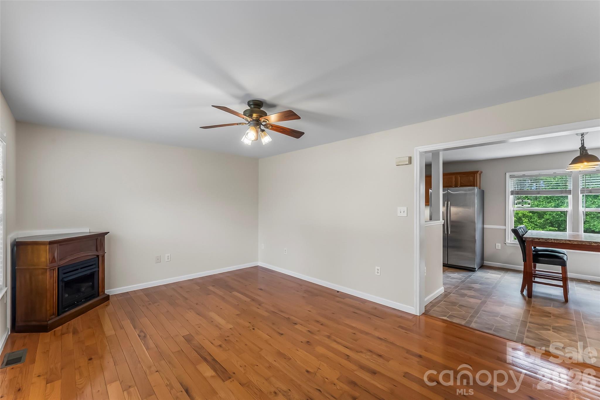 2610 Bear Creek Road — Marshall