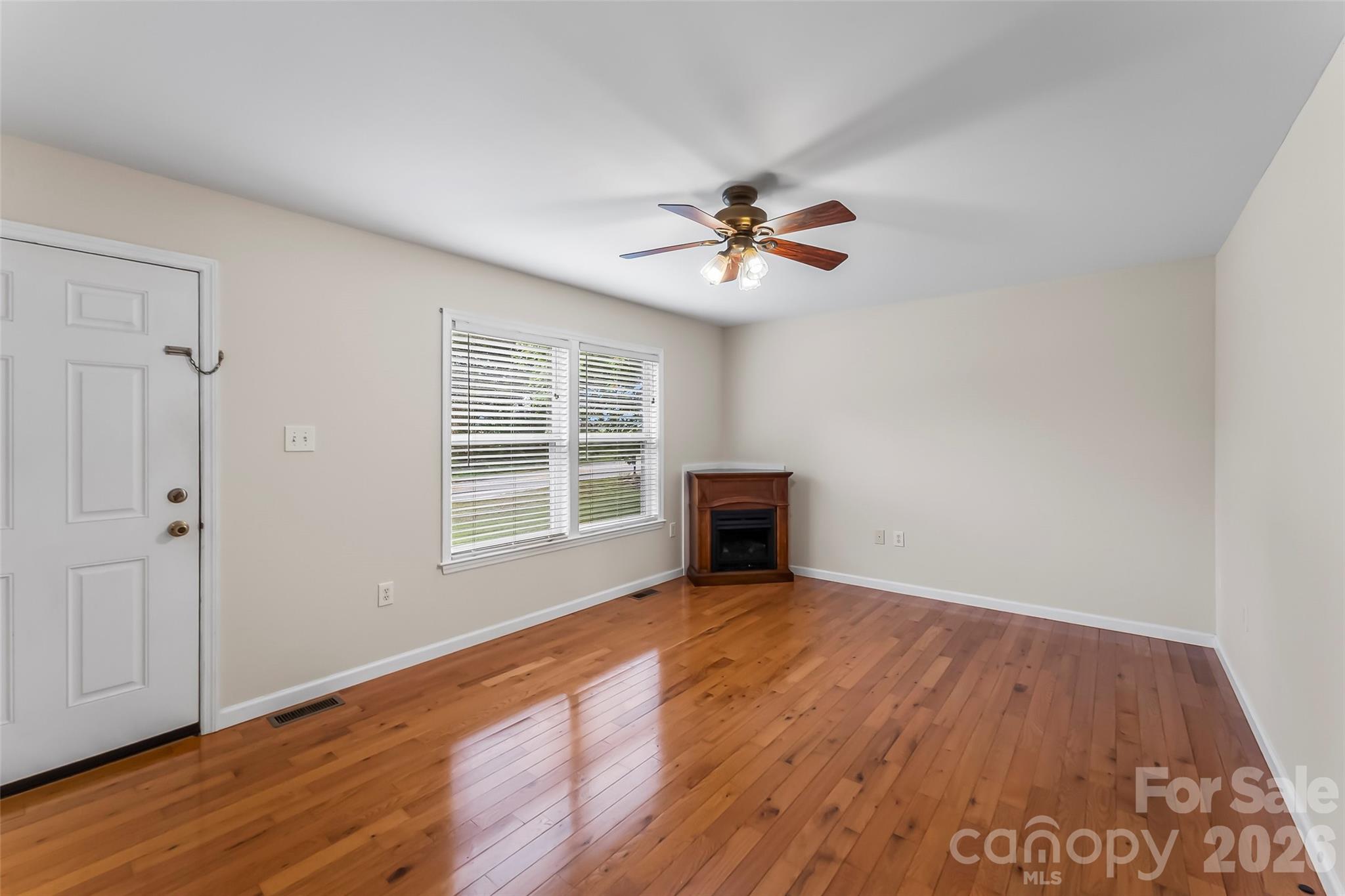 2610 Bear Creek Road — Marshall