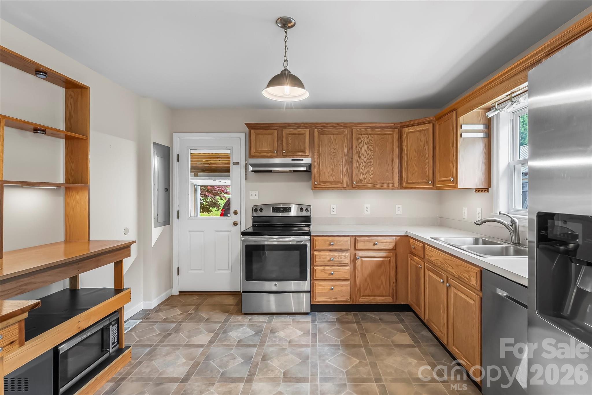 2610 Bear Creek Road — Marshall