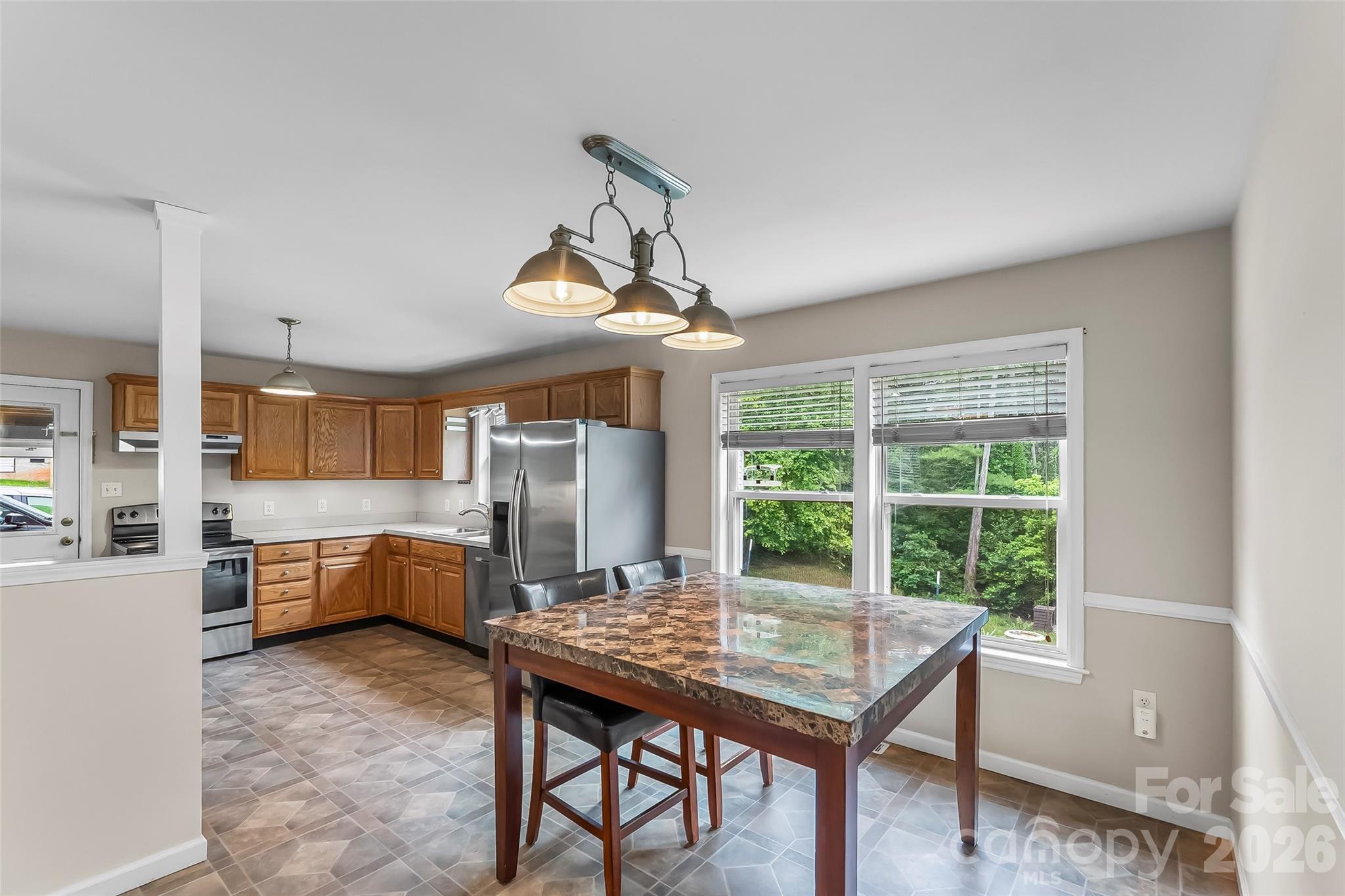 2610 Bear Creek Road — Marshall