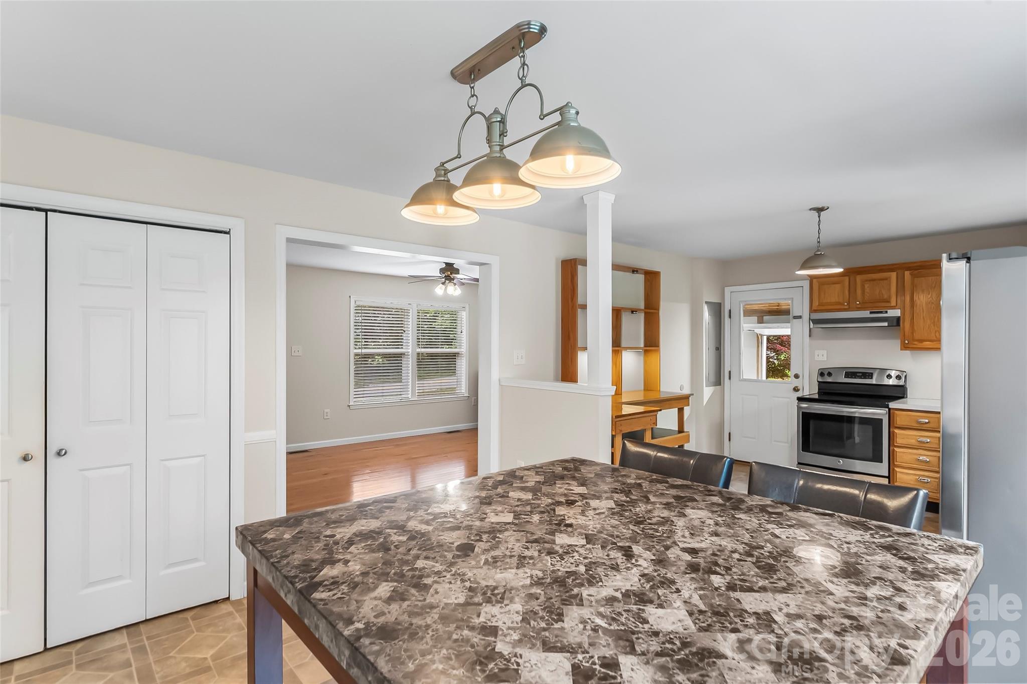 2610 Bear Creek Road — Marshall