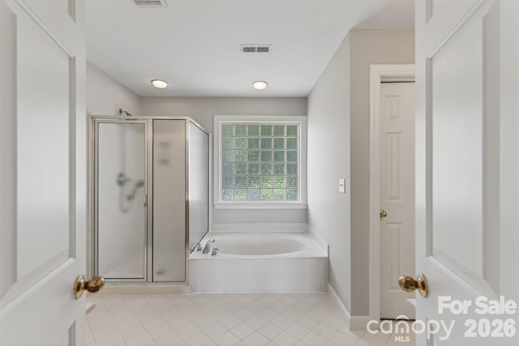 11005 Chilcomb Court — Charlotte