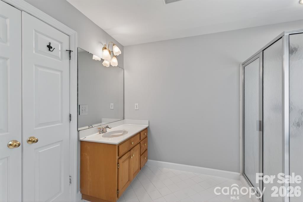 11005 Chilcomb Court — Charlotte