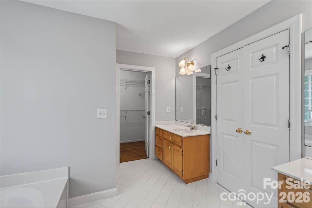 11005 Chilcomb Court — Charlotte