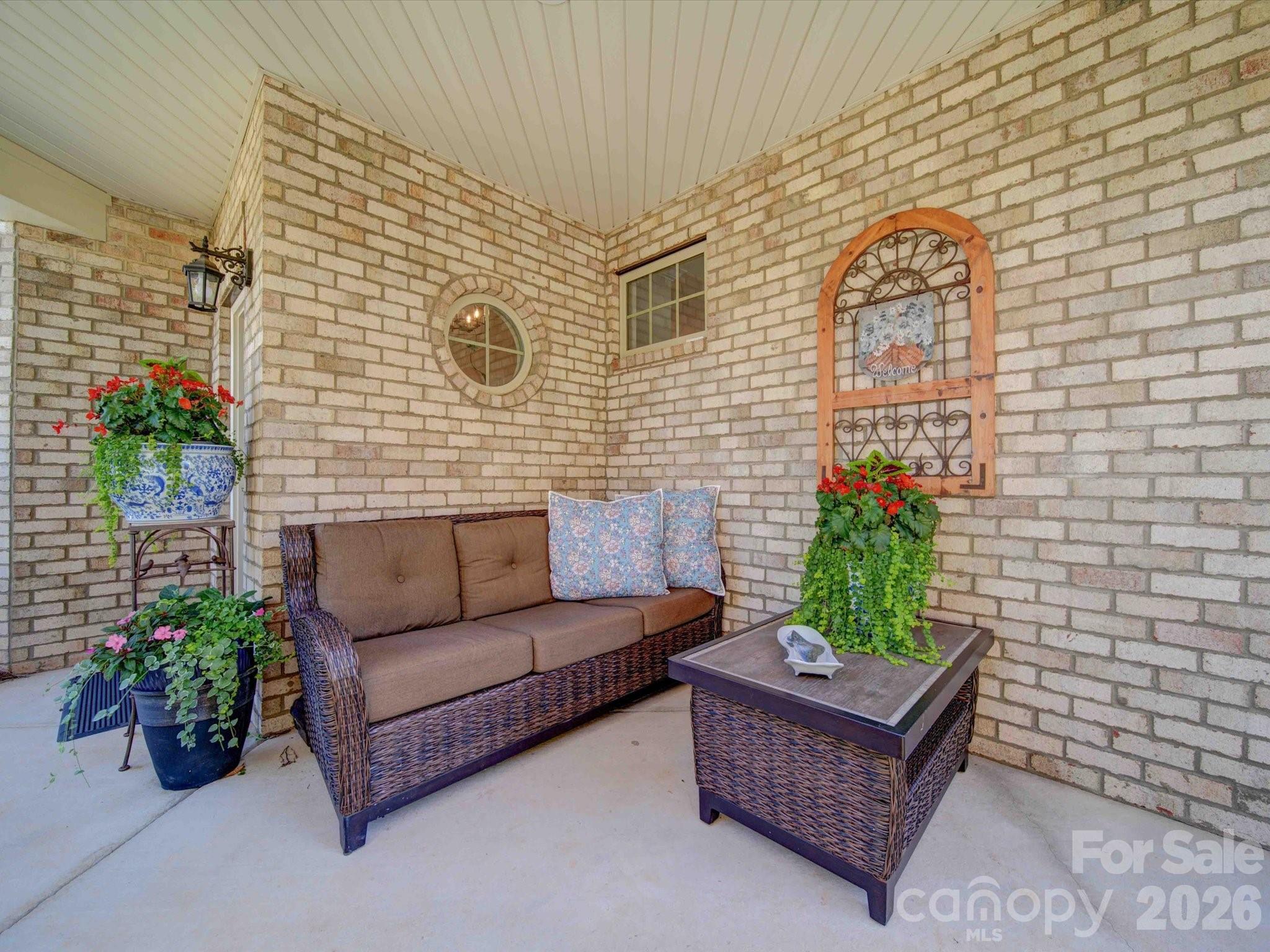 5218 Courtyard Lane — Belmont