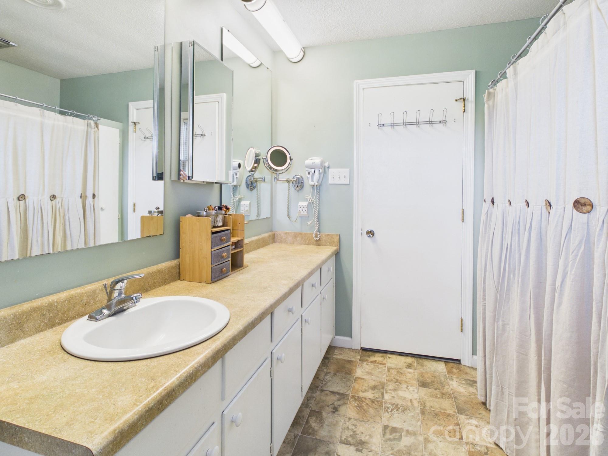 19 Pinecrest Court — Taylorsville