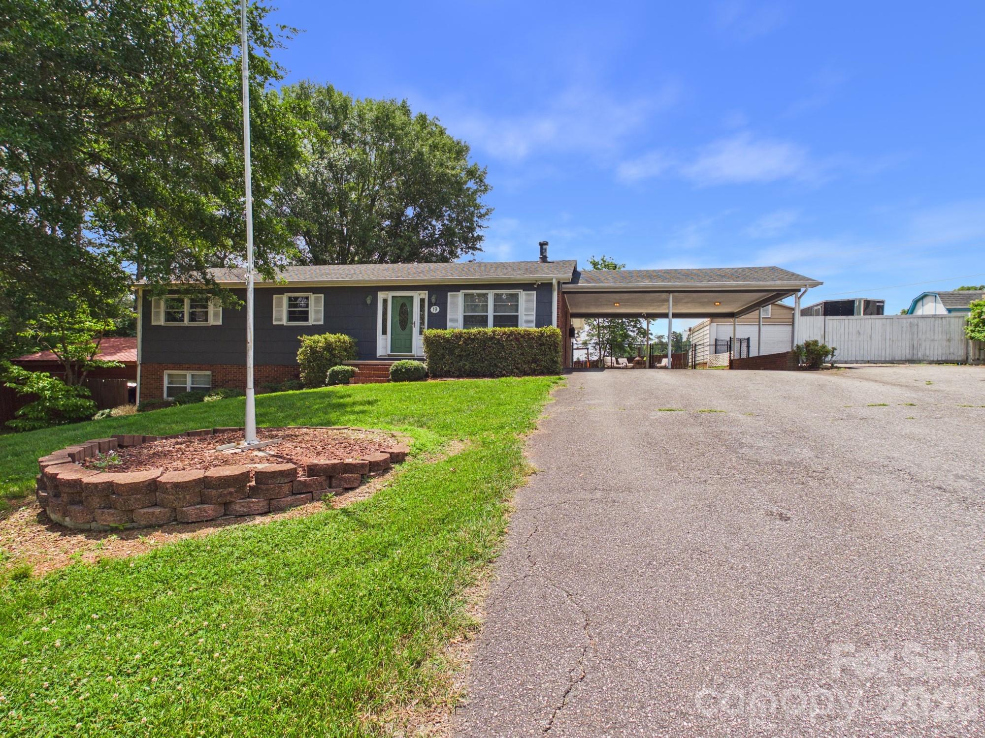 19 Pinecrest Court — Taylorsville