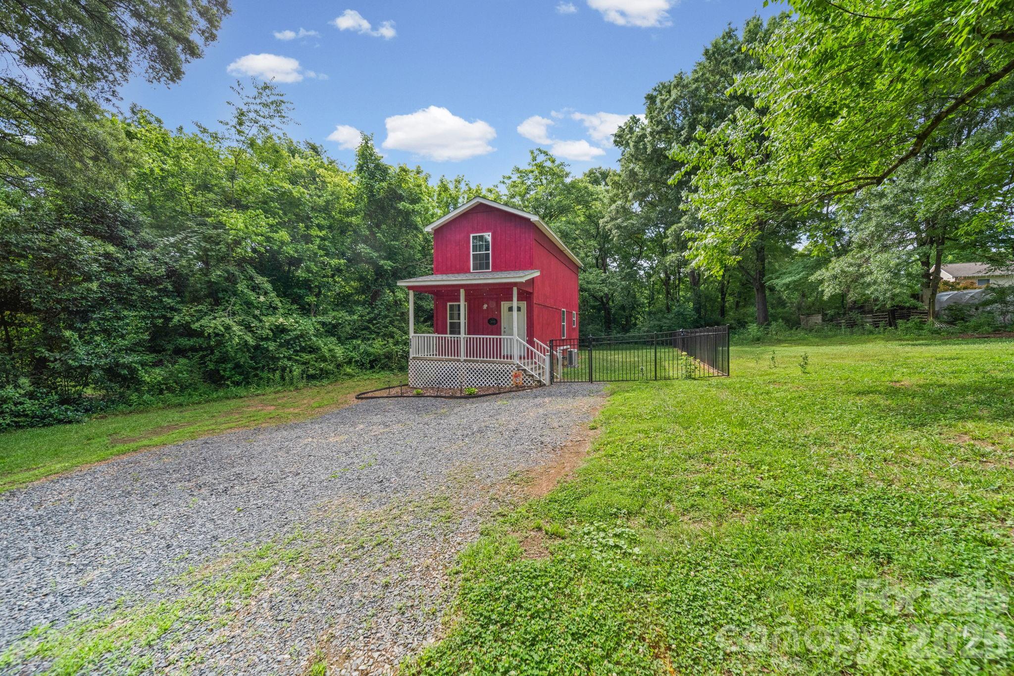 308 E 10th Street — Oakboro