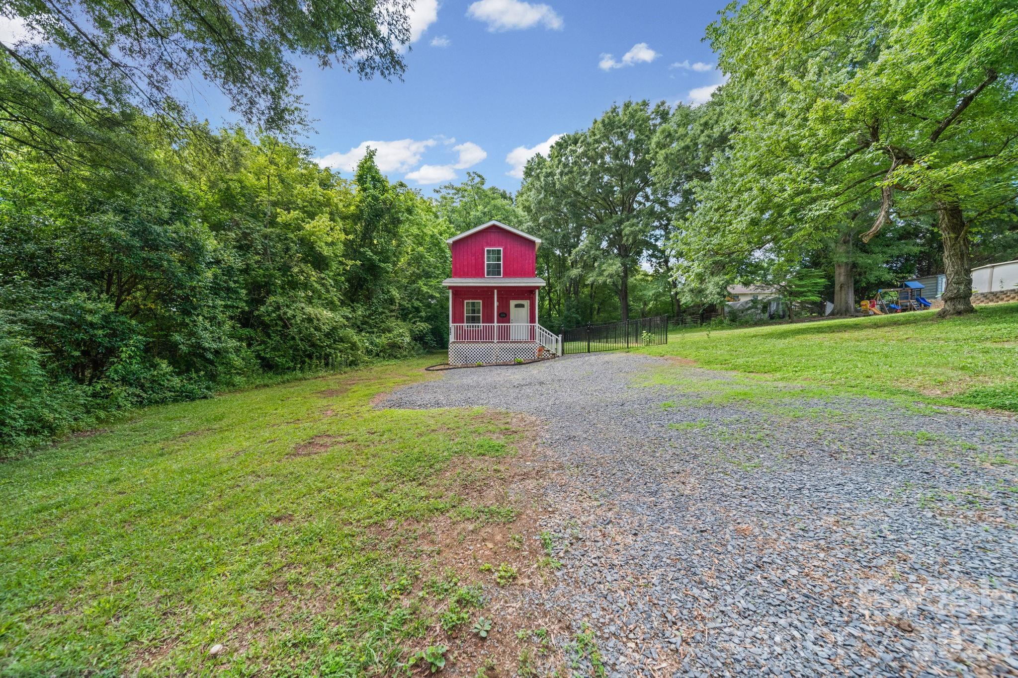 308 E 10th Street — Oakboro