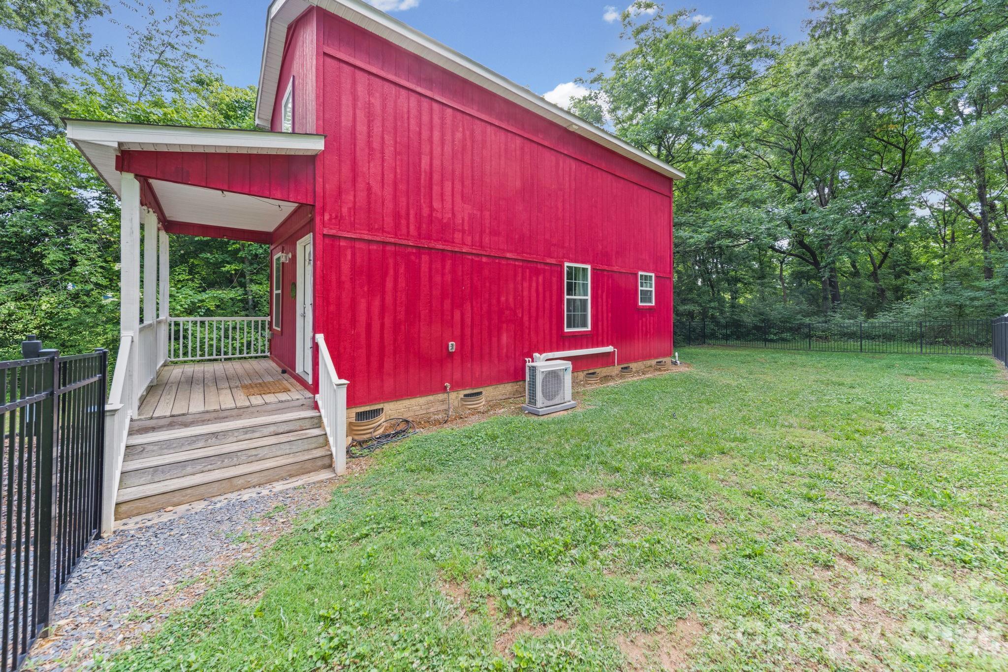 308 E 10th Street — Oakboro