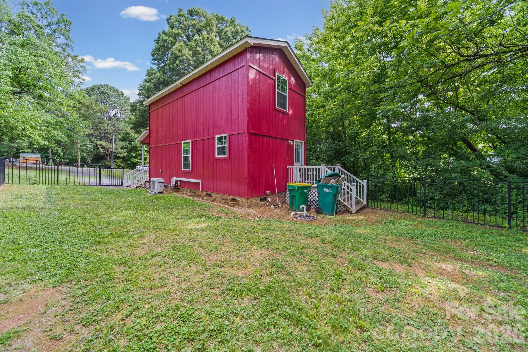 308 E 10th Street — Oakboro