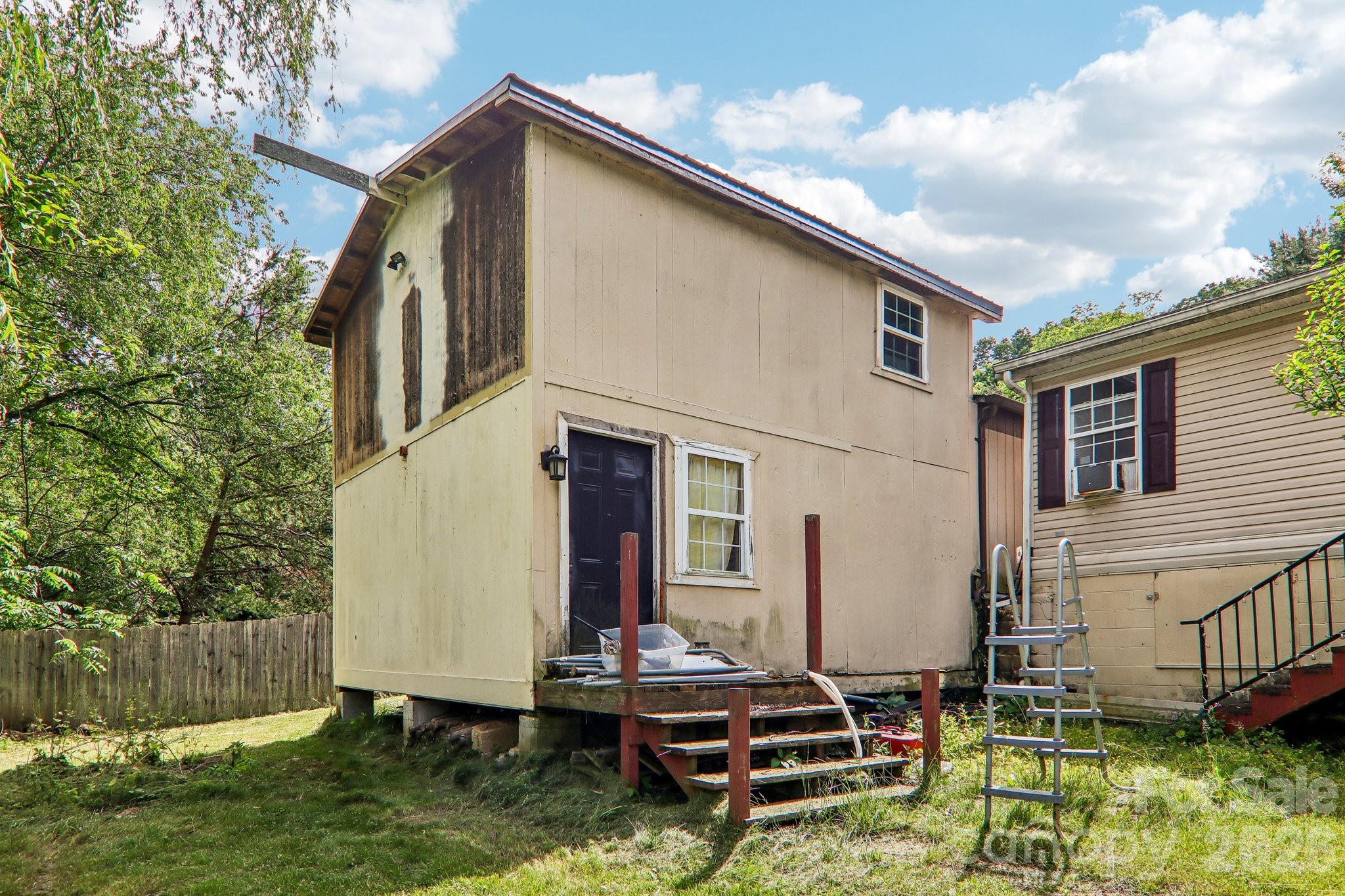 19 Dot Street — Clyde