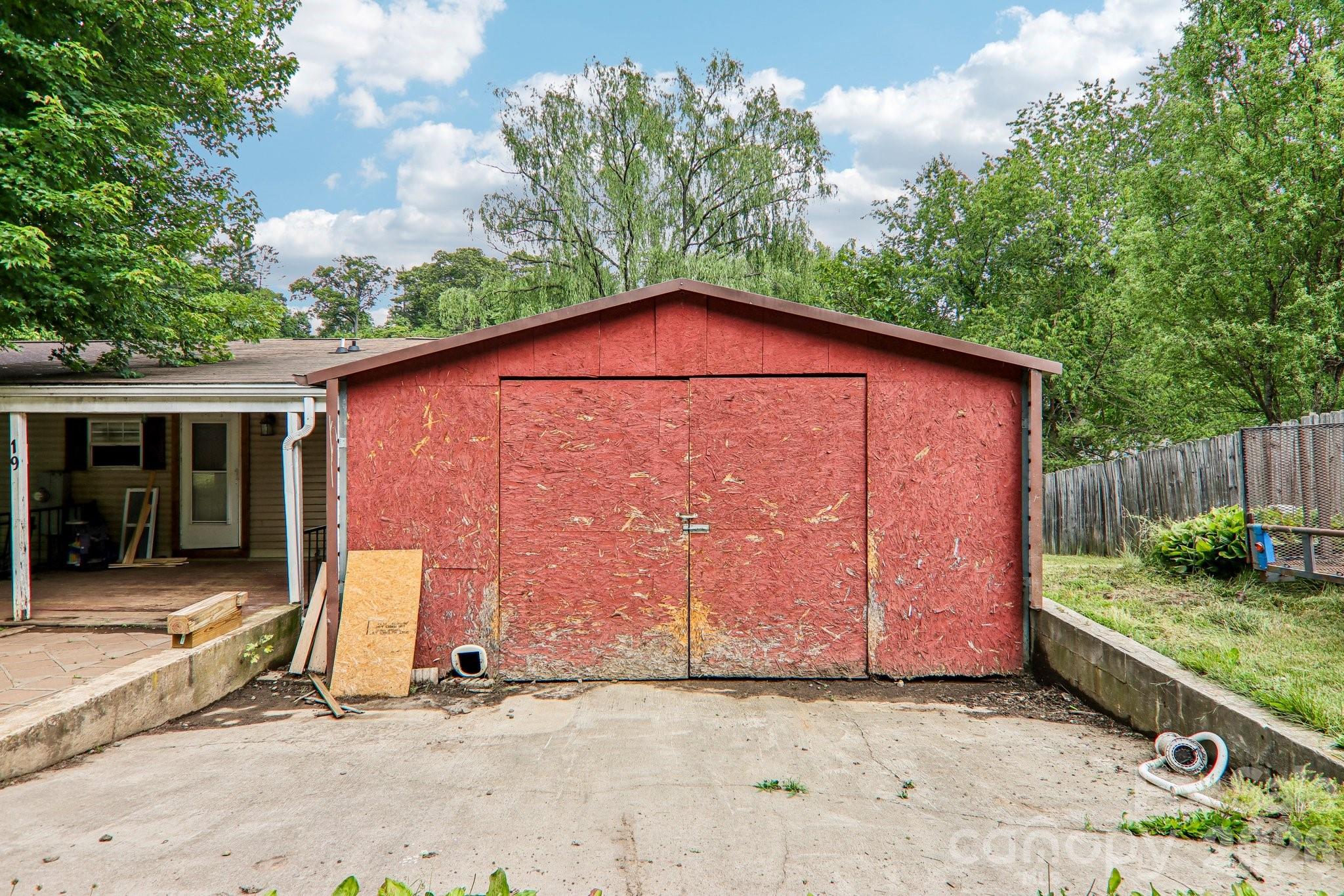19 Dot Street — Clyde