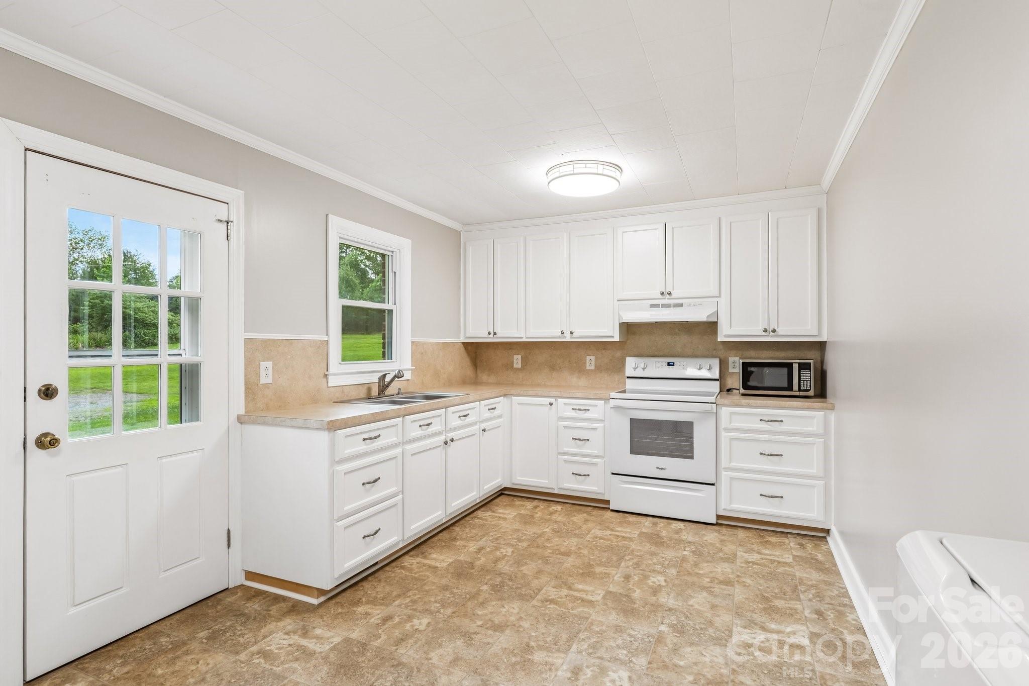 435 Parker Circle — Norwood