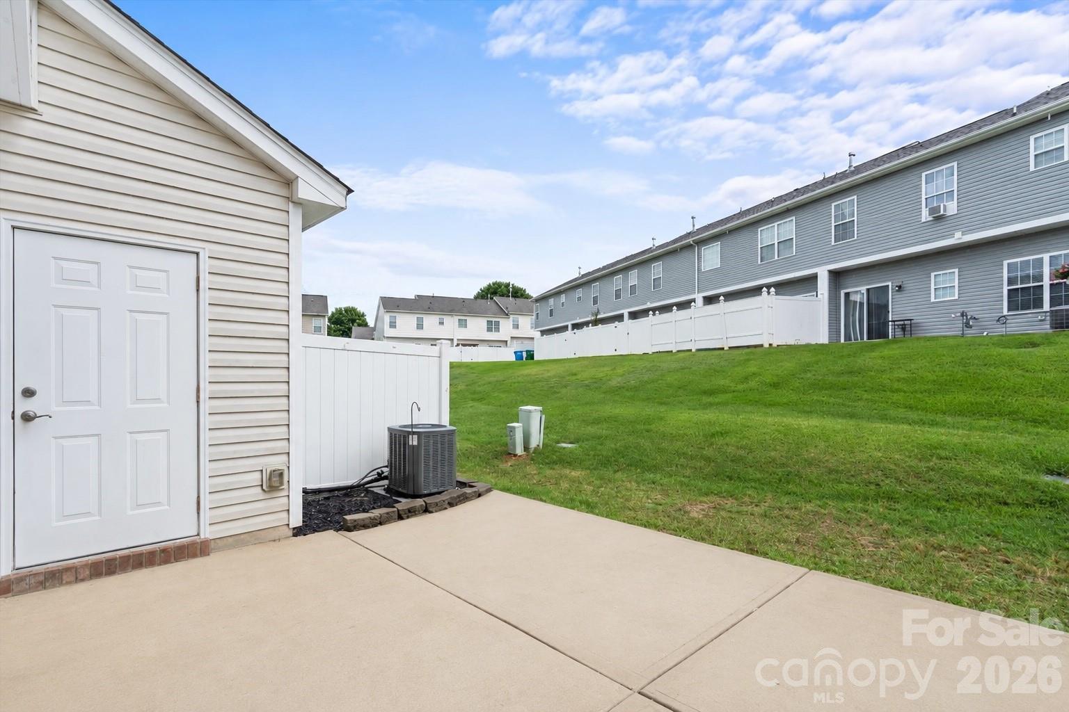 10563 Stoneacre Court — Pineville