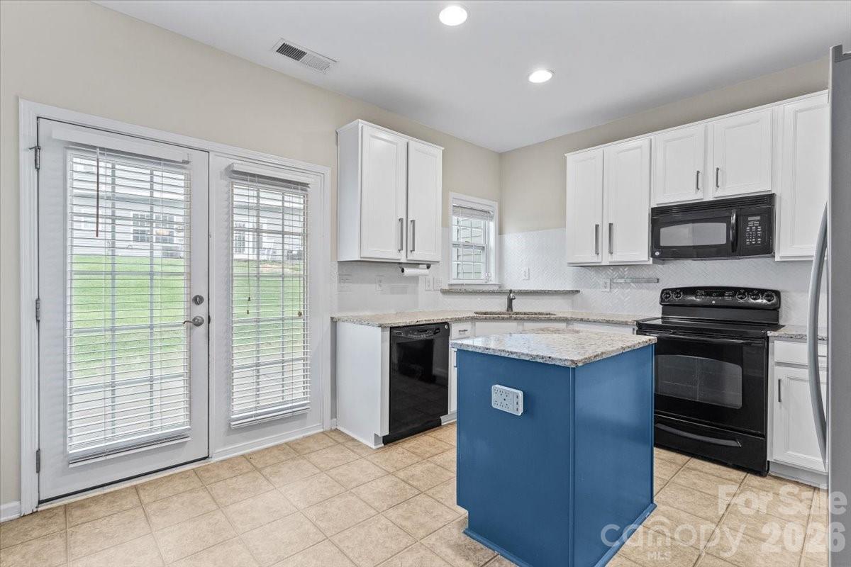 10563 Stoneacre Court — Pineville