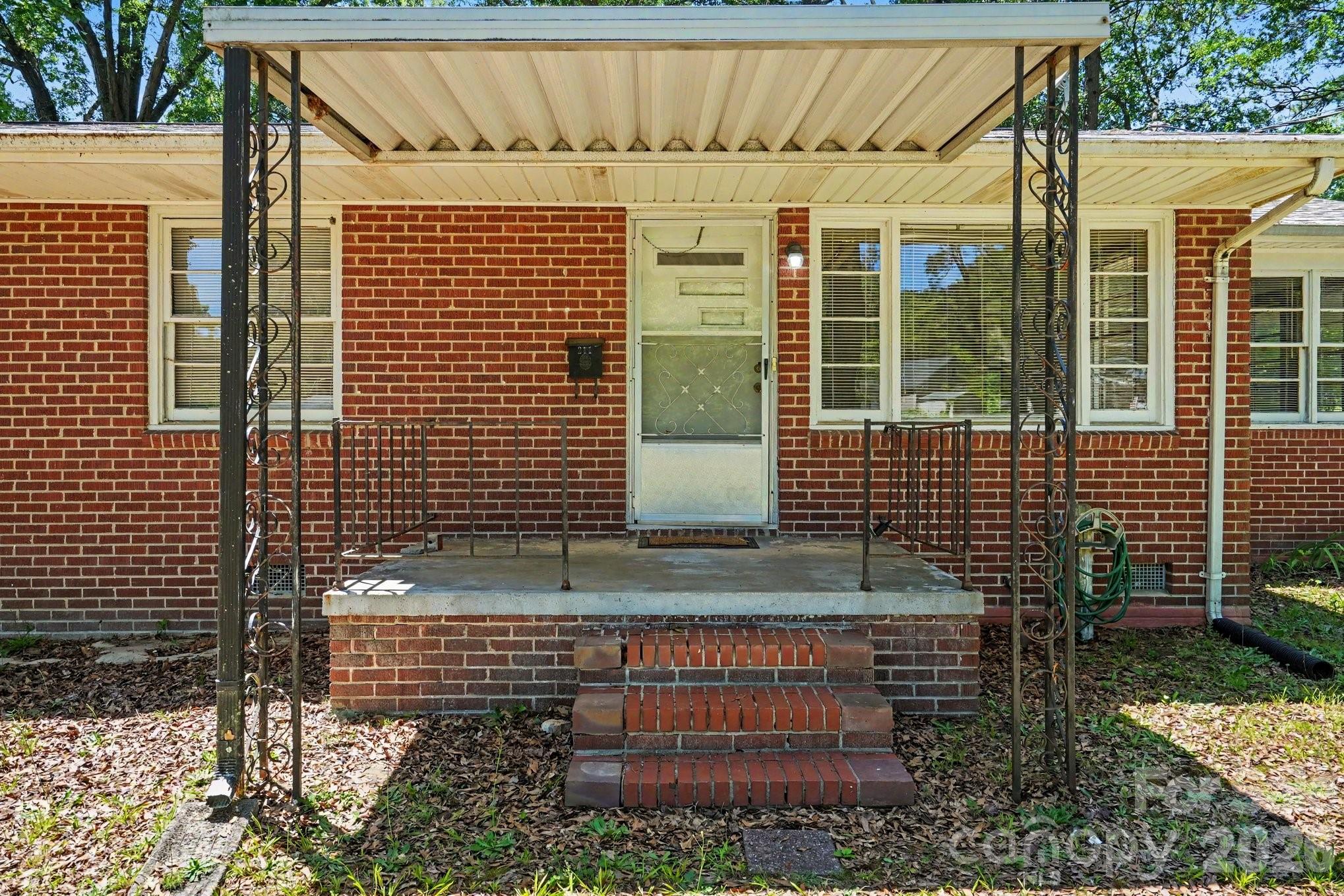 211 White Street — Gastonia
