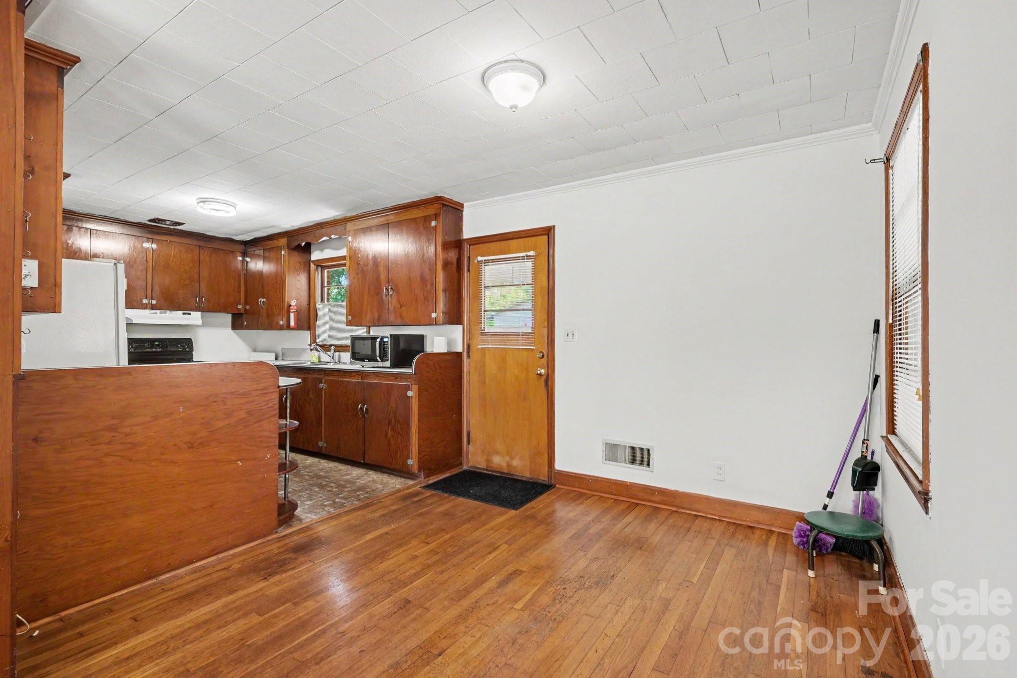 211 White Street — Gastonia