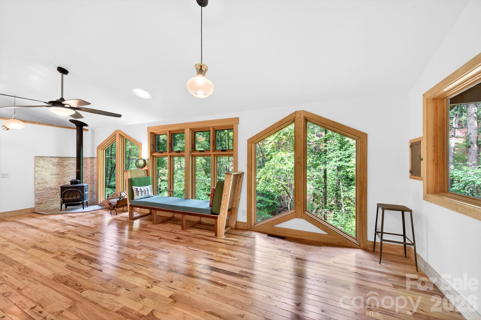 378 Dobson View Drive — Nebo