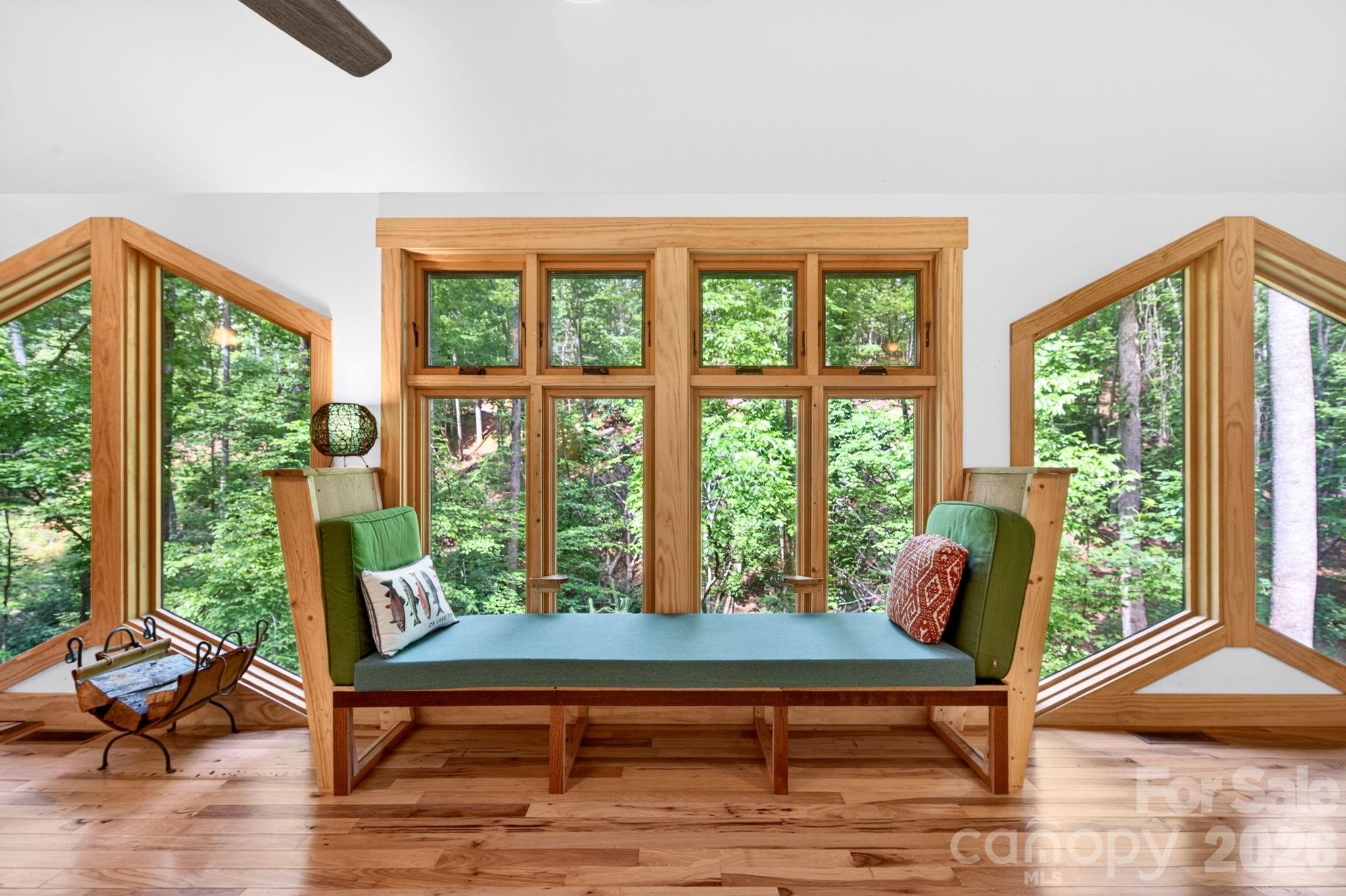 378 Dobson View Drive — Nebo