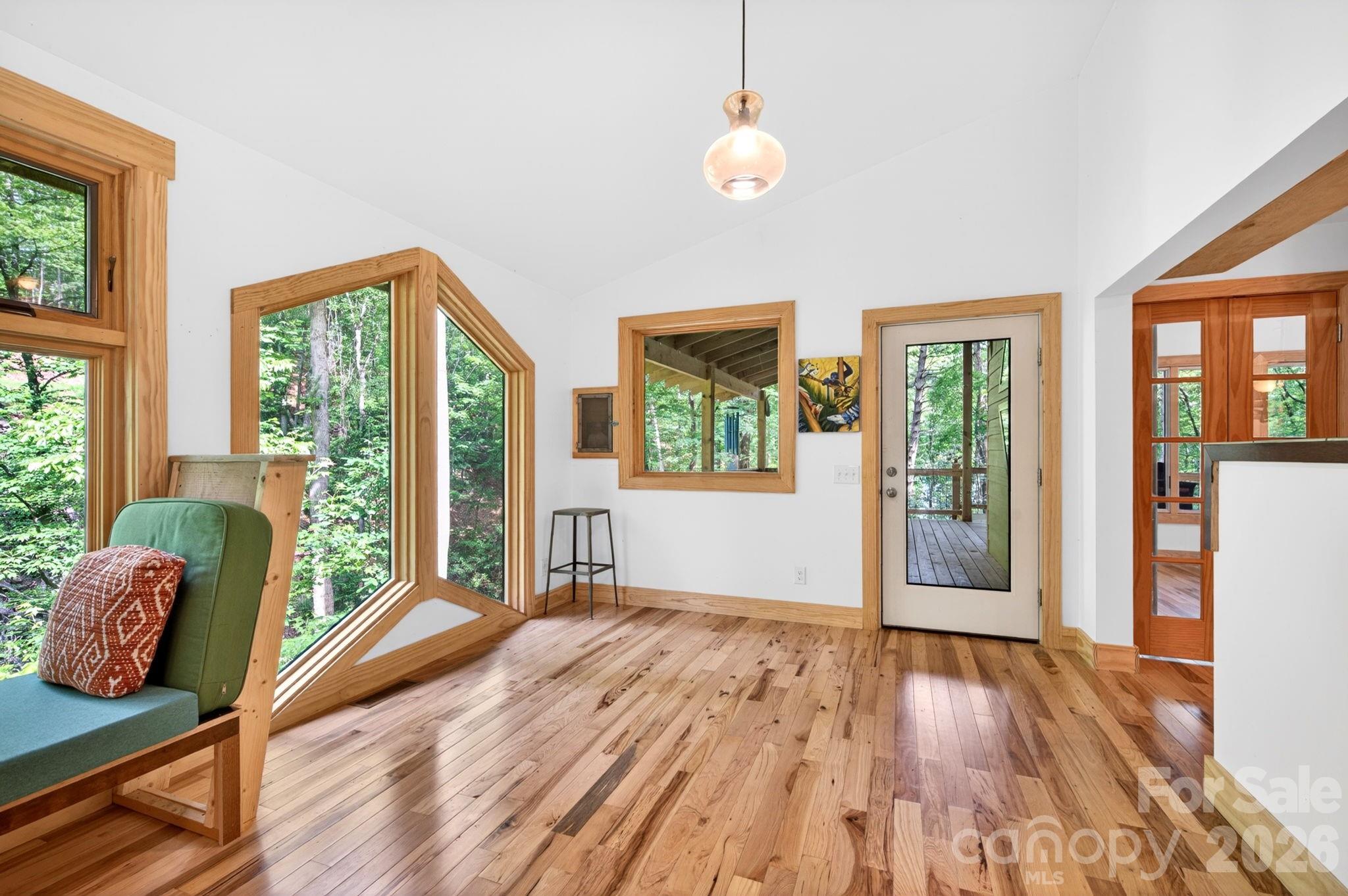378 Dobson View Drive — Nebo