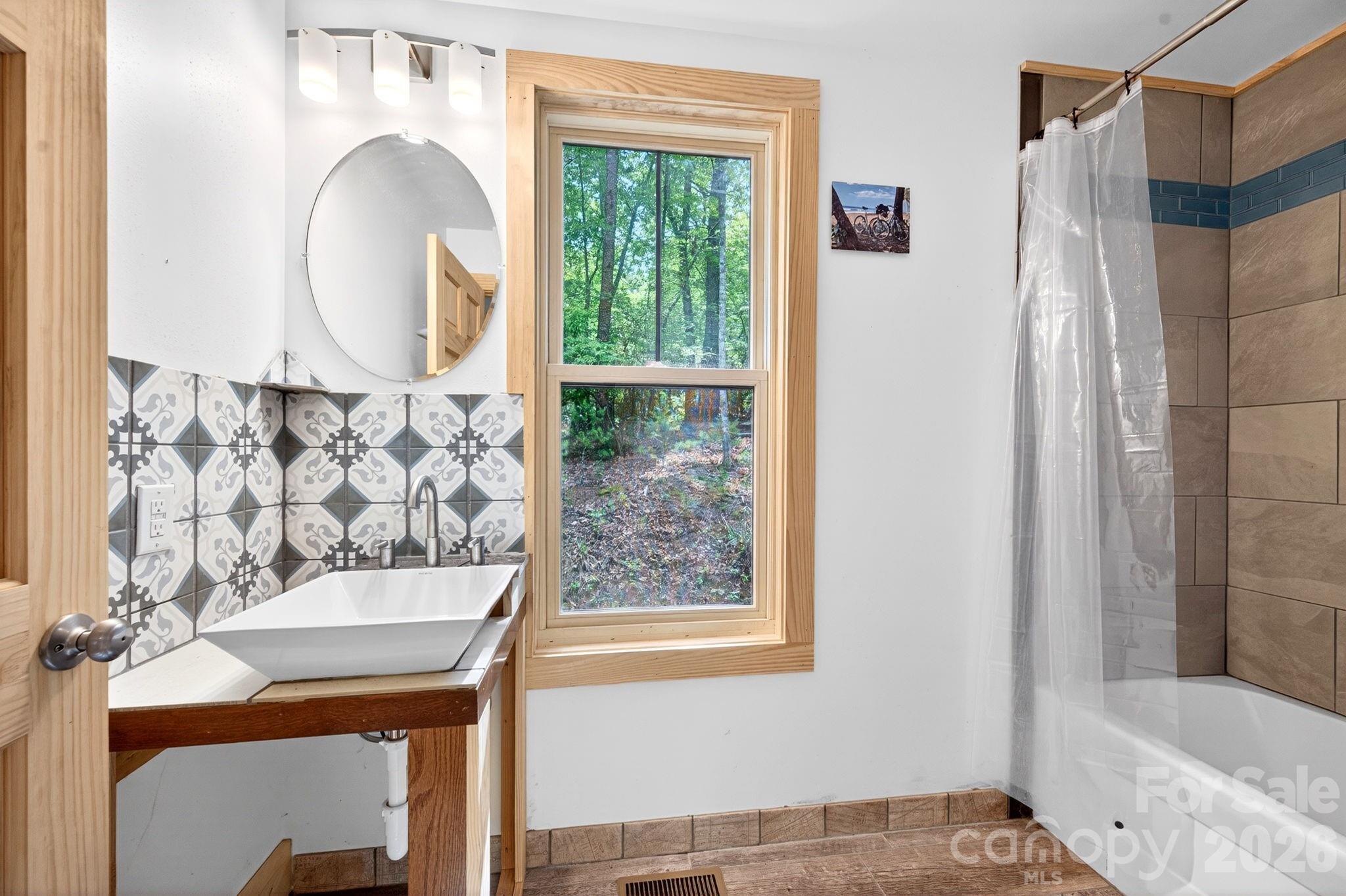 378 Dobson View Drive — Nebo