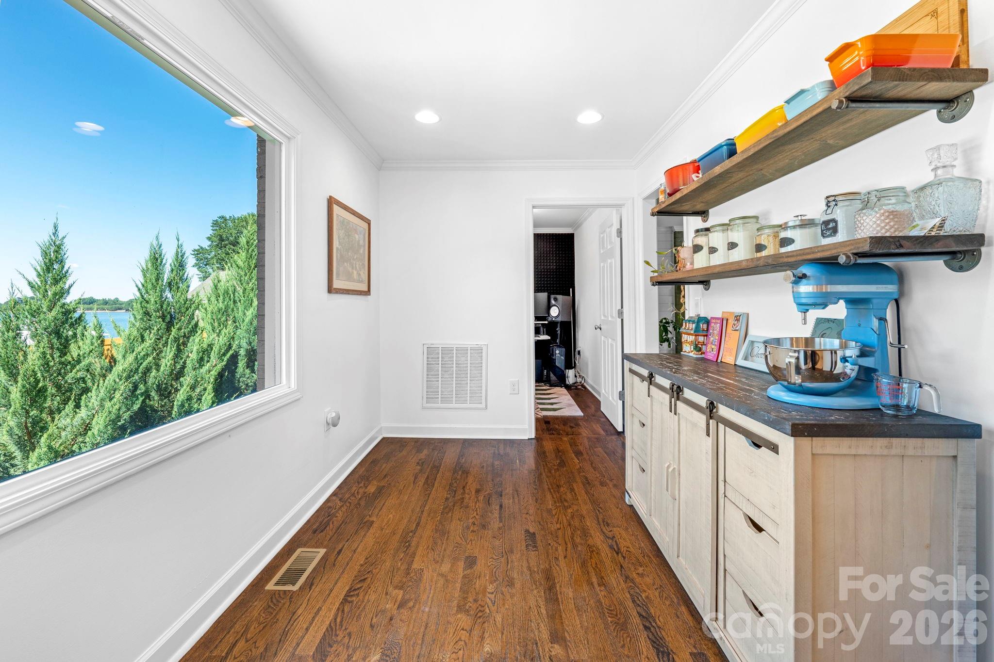 8005 Island View Court — Denver