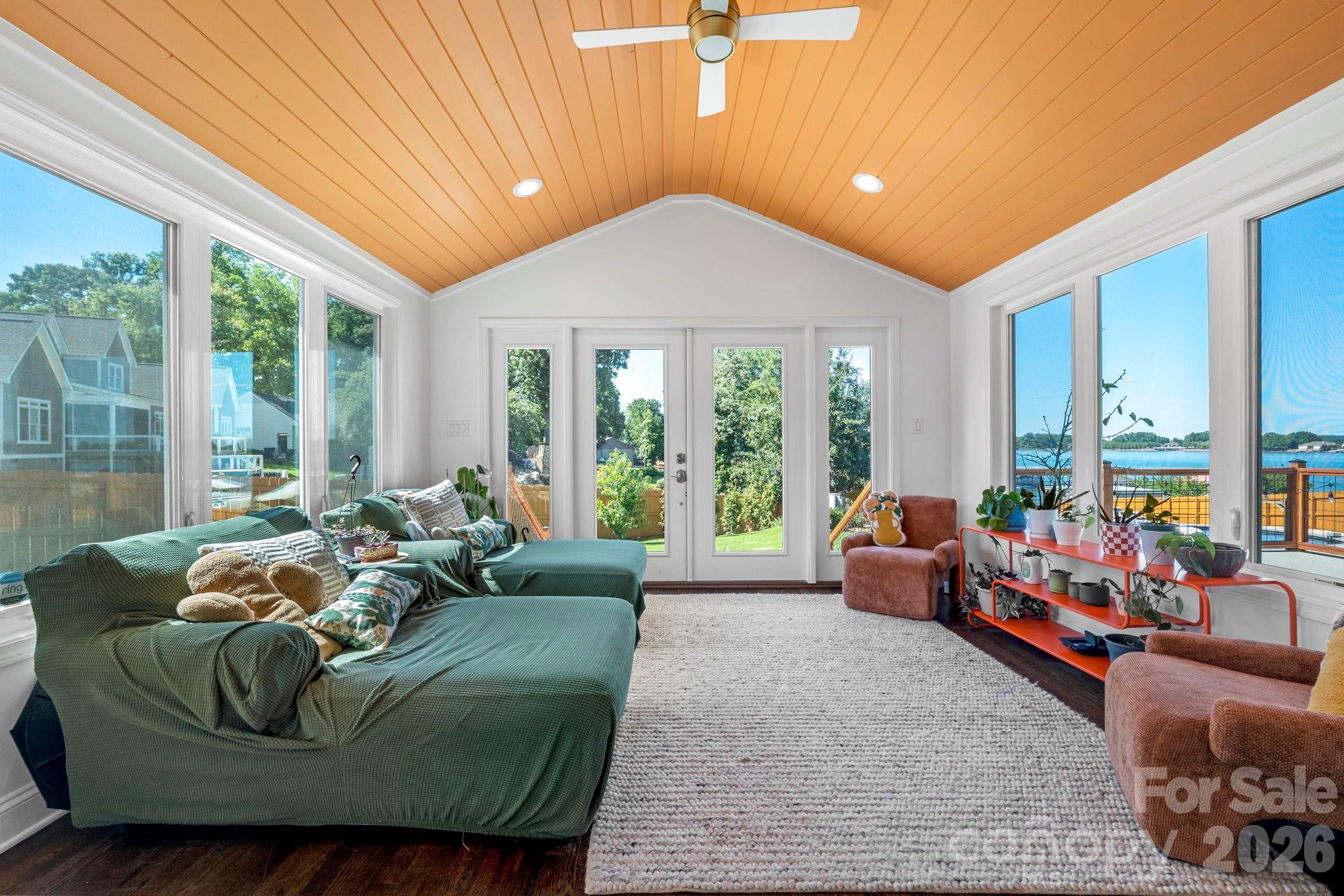 8005 Island View Court — Denver