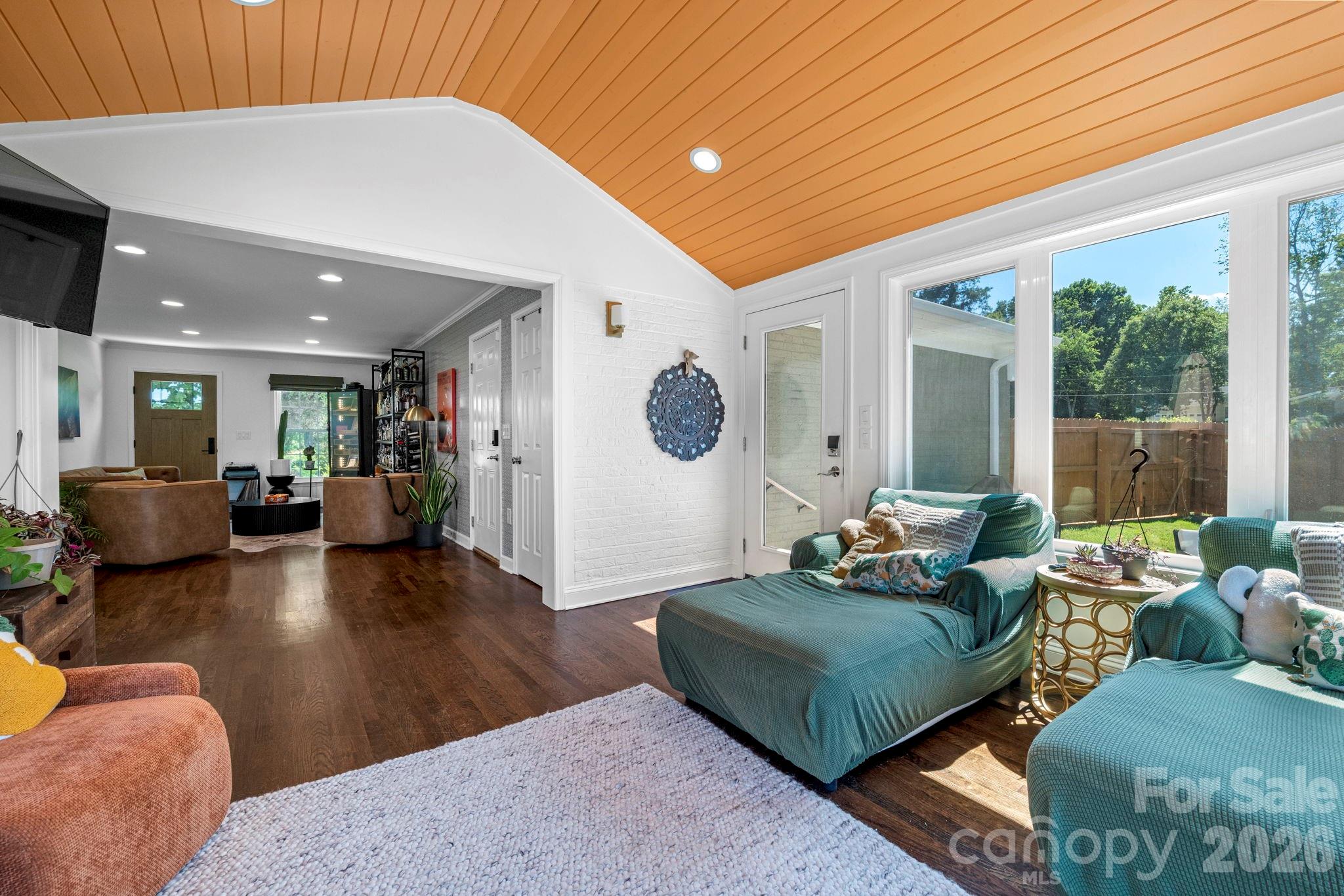 8005 Island View Court — Denver