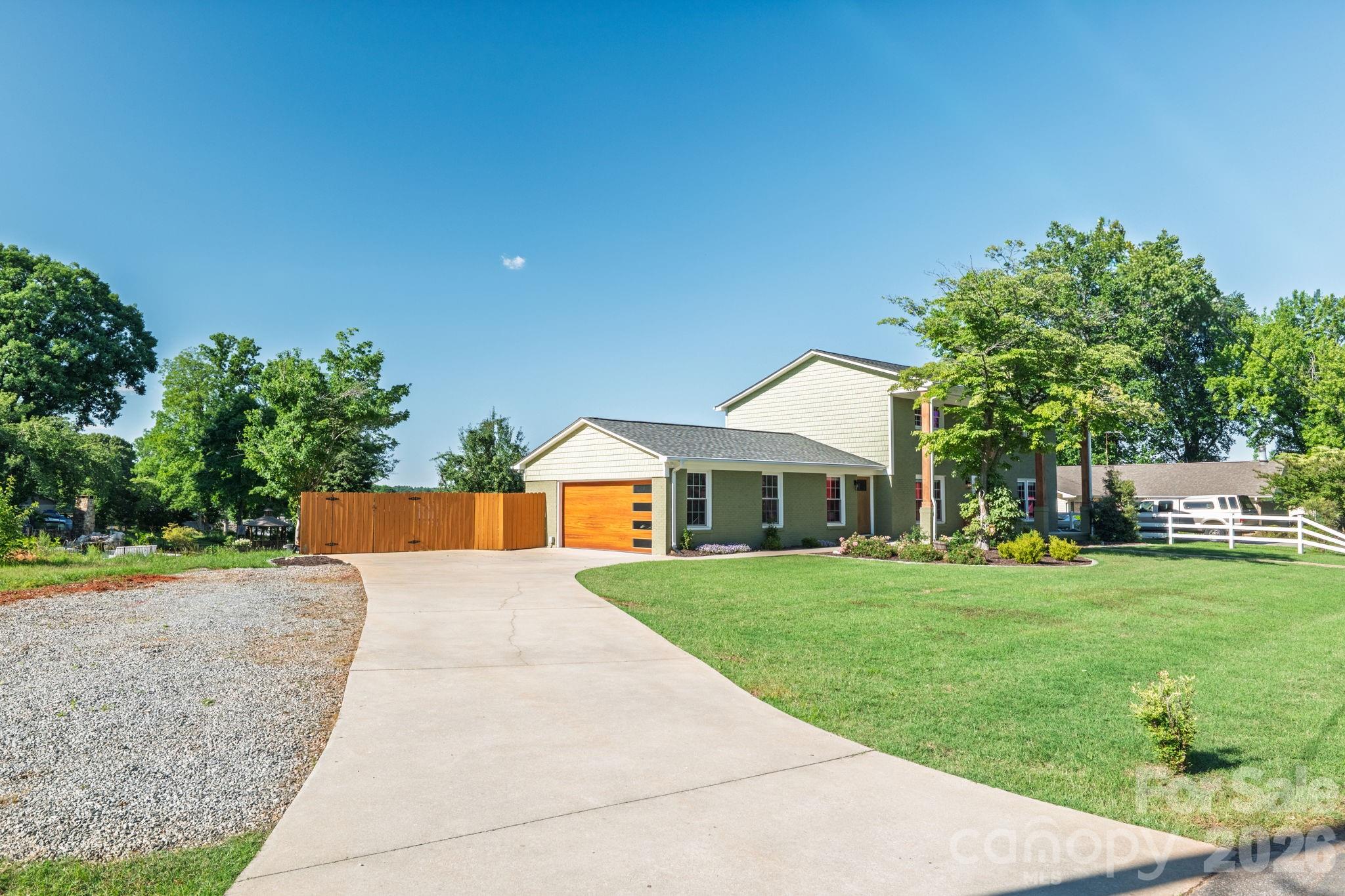 8005 Island View Court — Denver