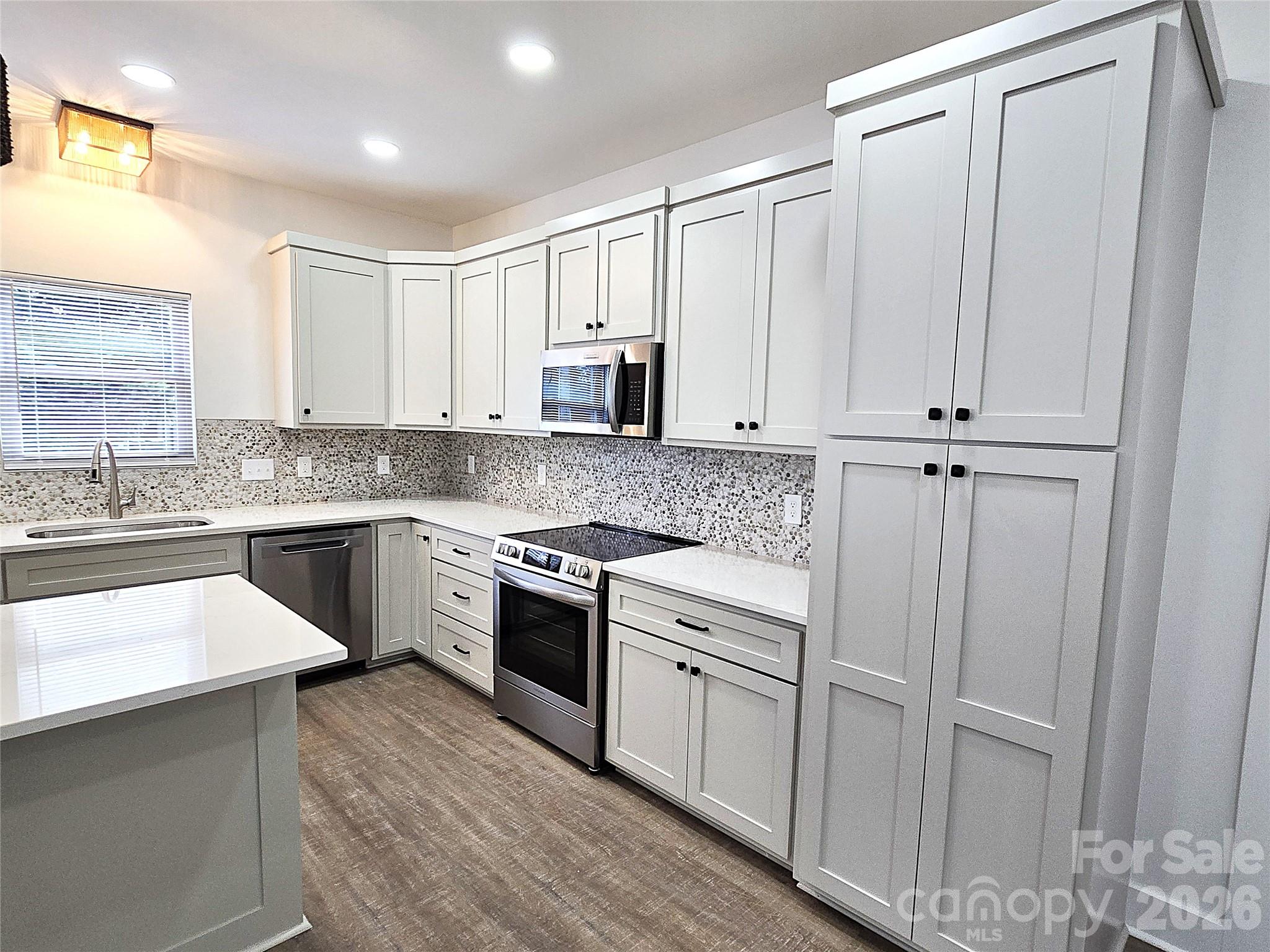 774 8th Street NE — Hickory
