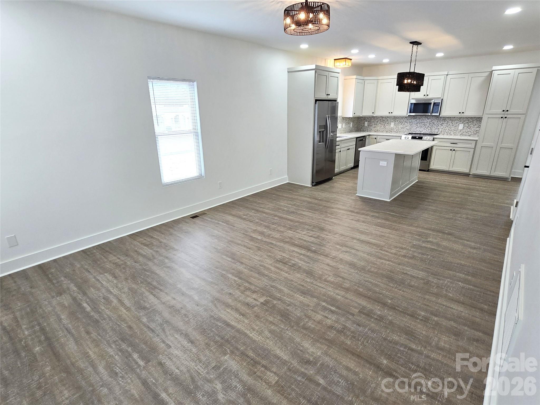 774 8th Street NE — Hickory
