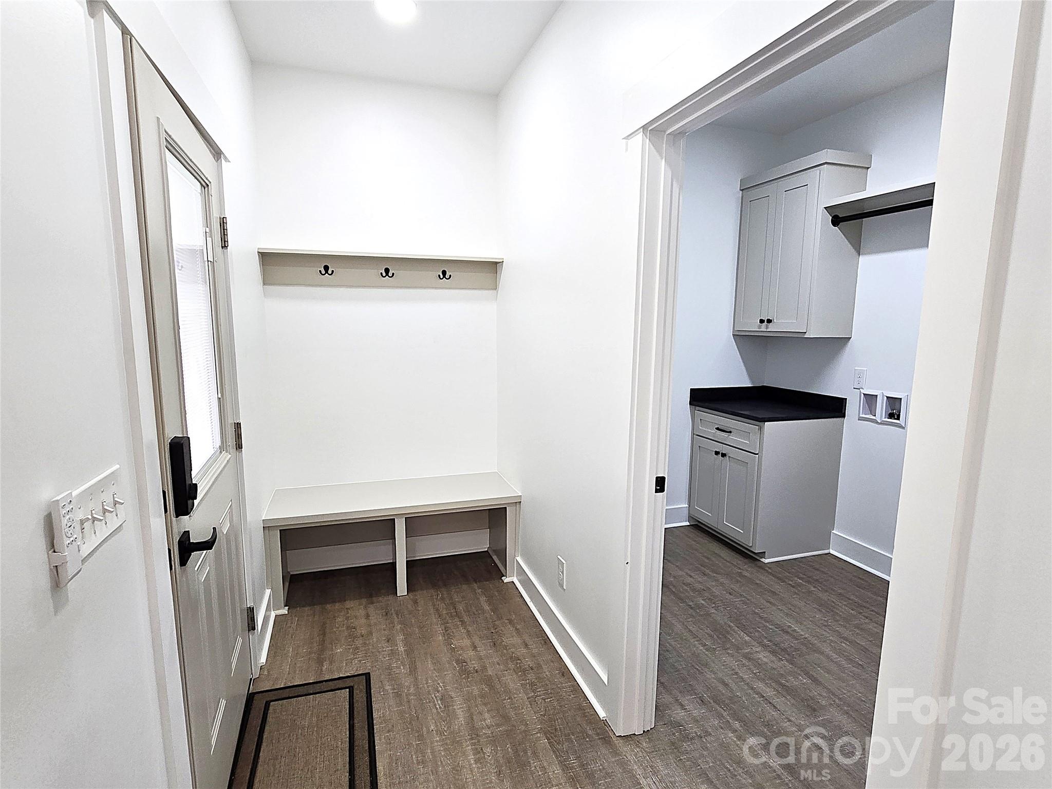 774 8th Street NE — Hickory