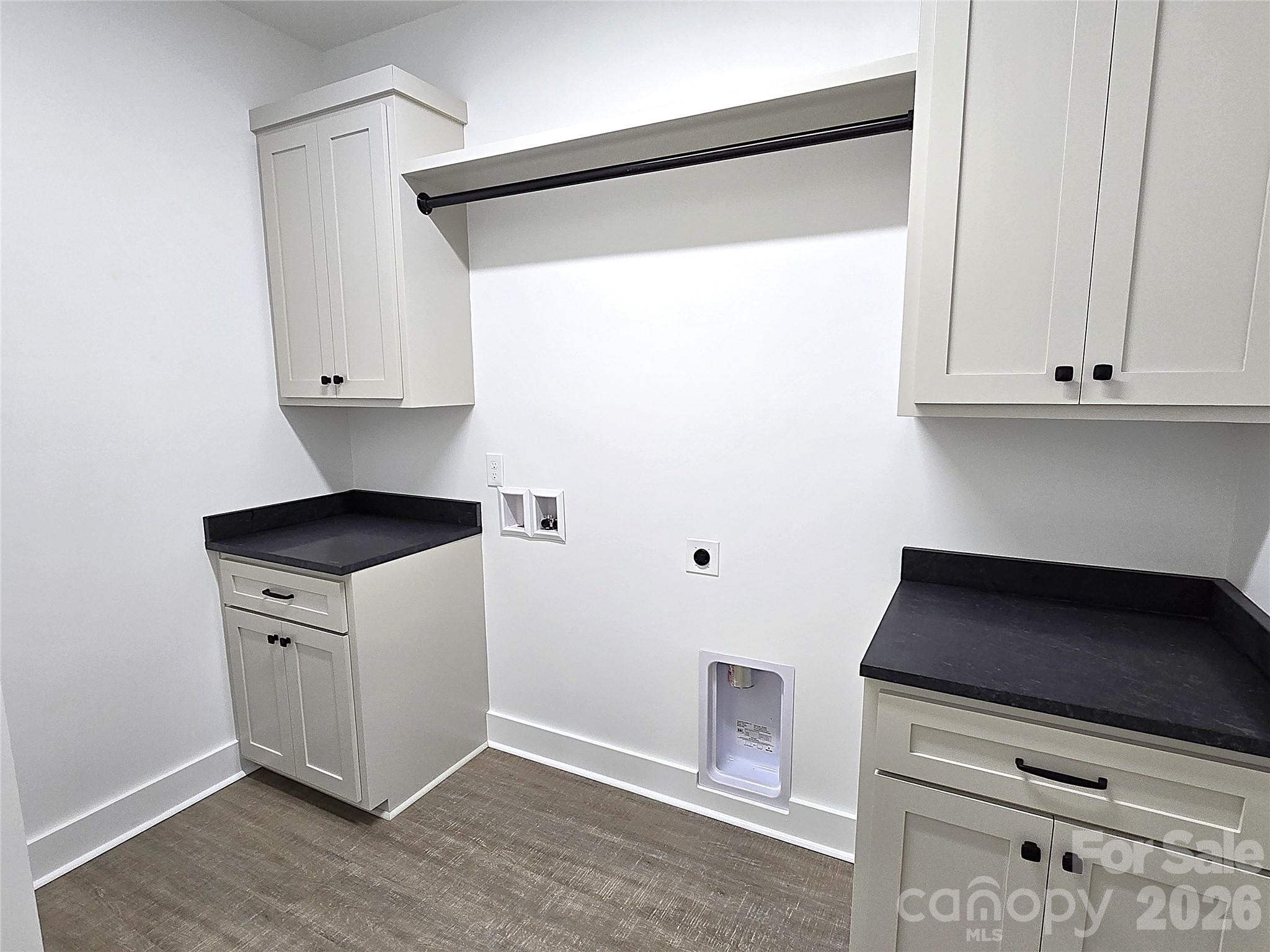 774 8th Street NE — Hickory