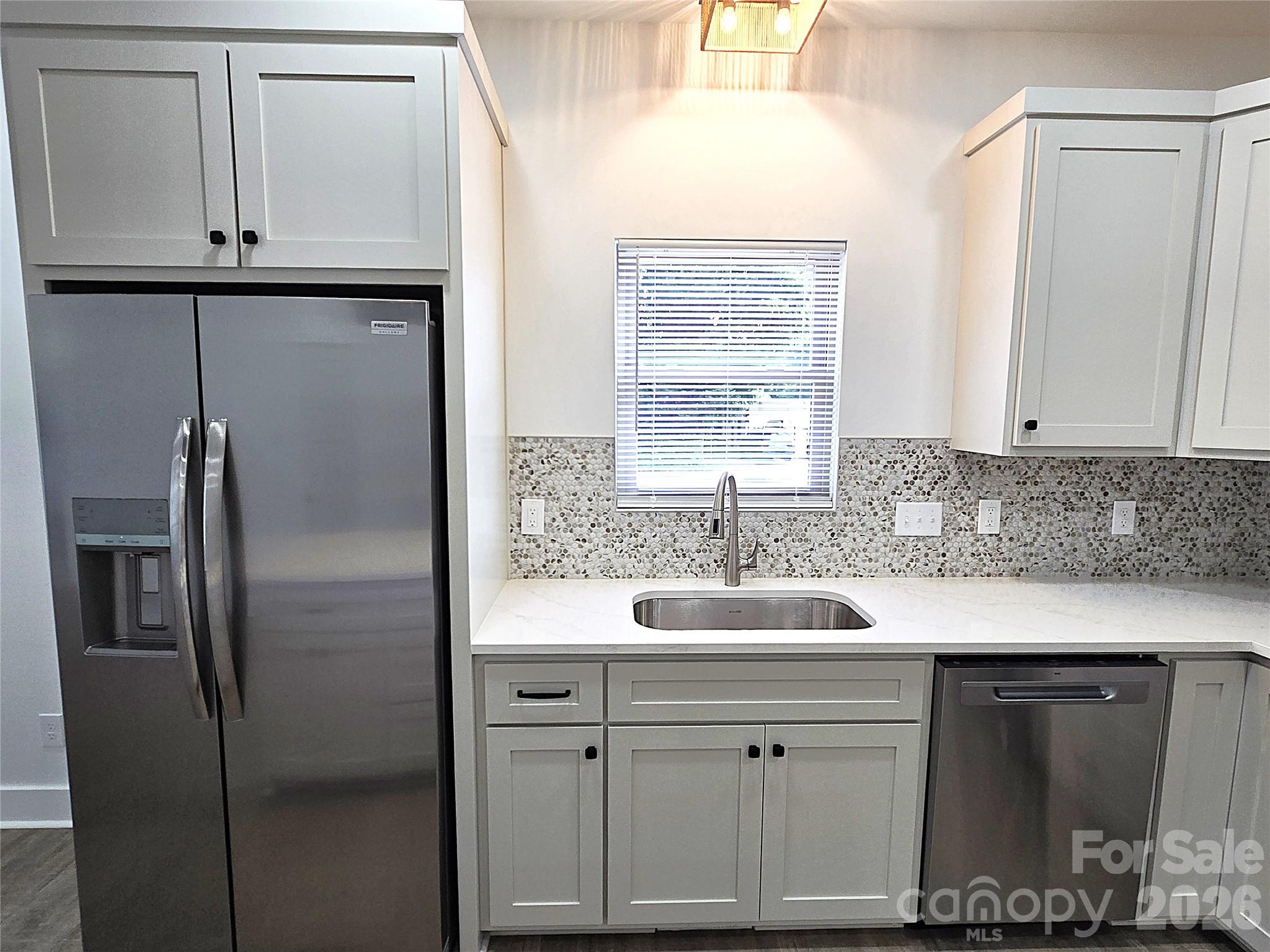 774 8th Street NE — Hickory