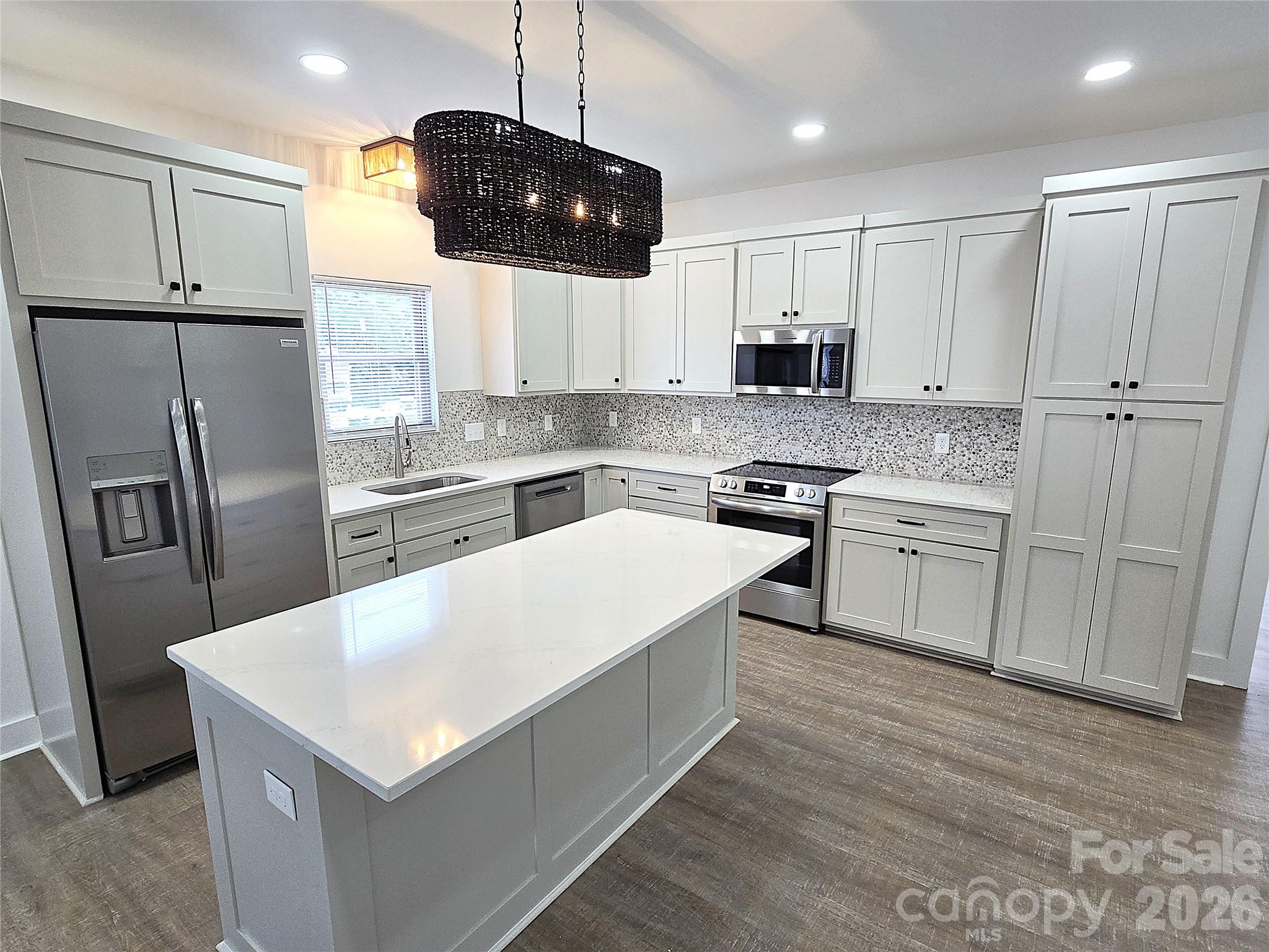 774 8th Street NE — Hickory
