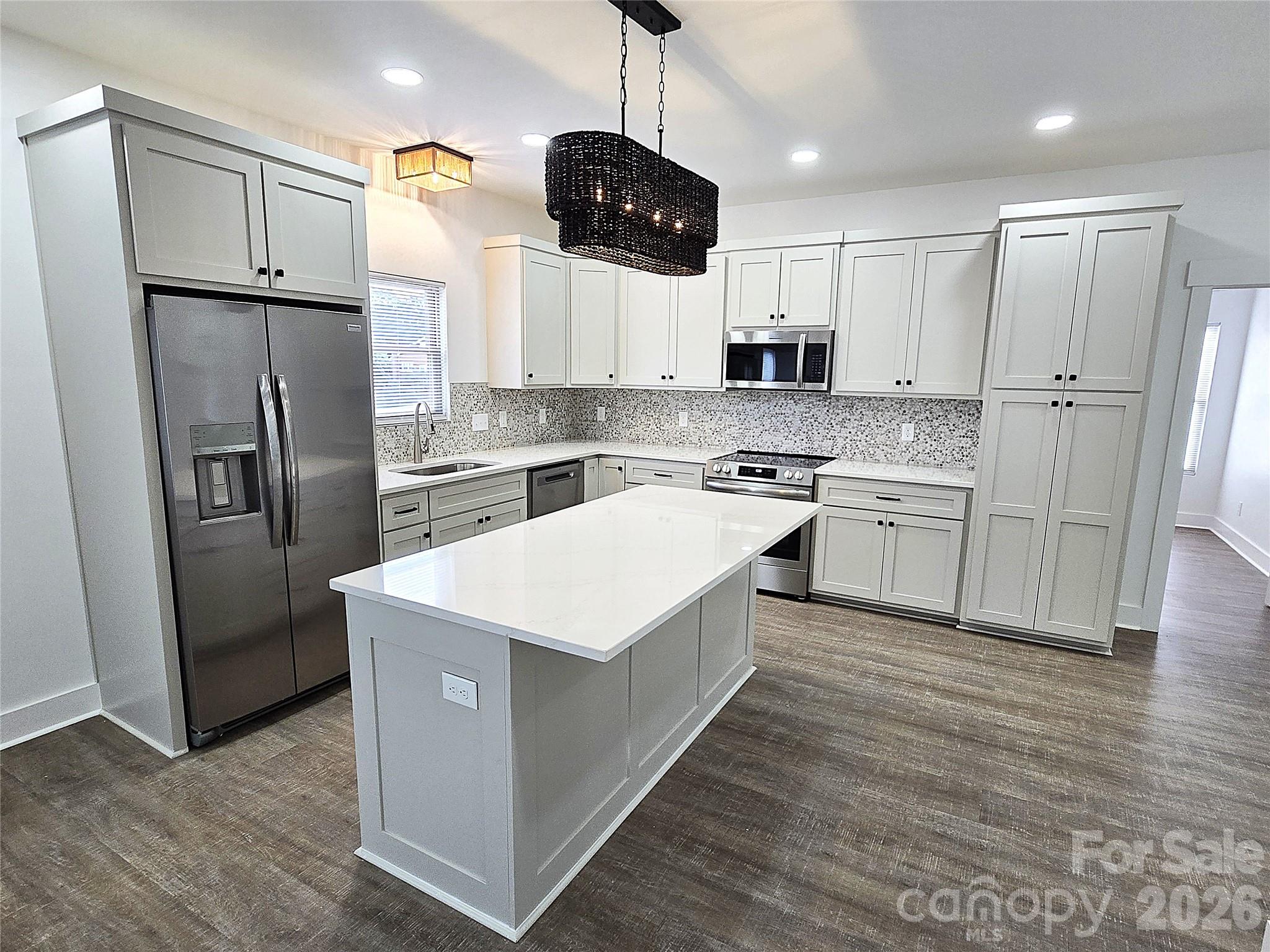 774 8th Street NE — Hickory