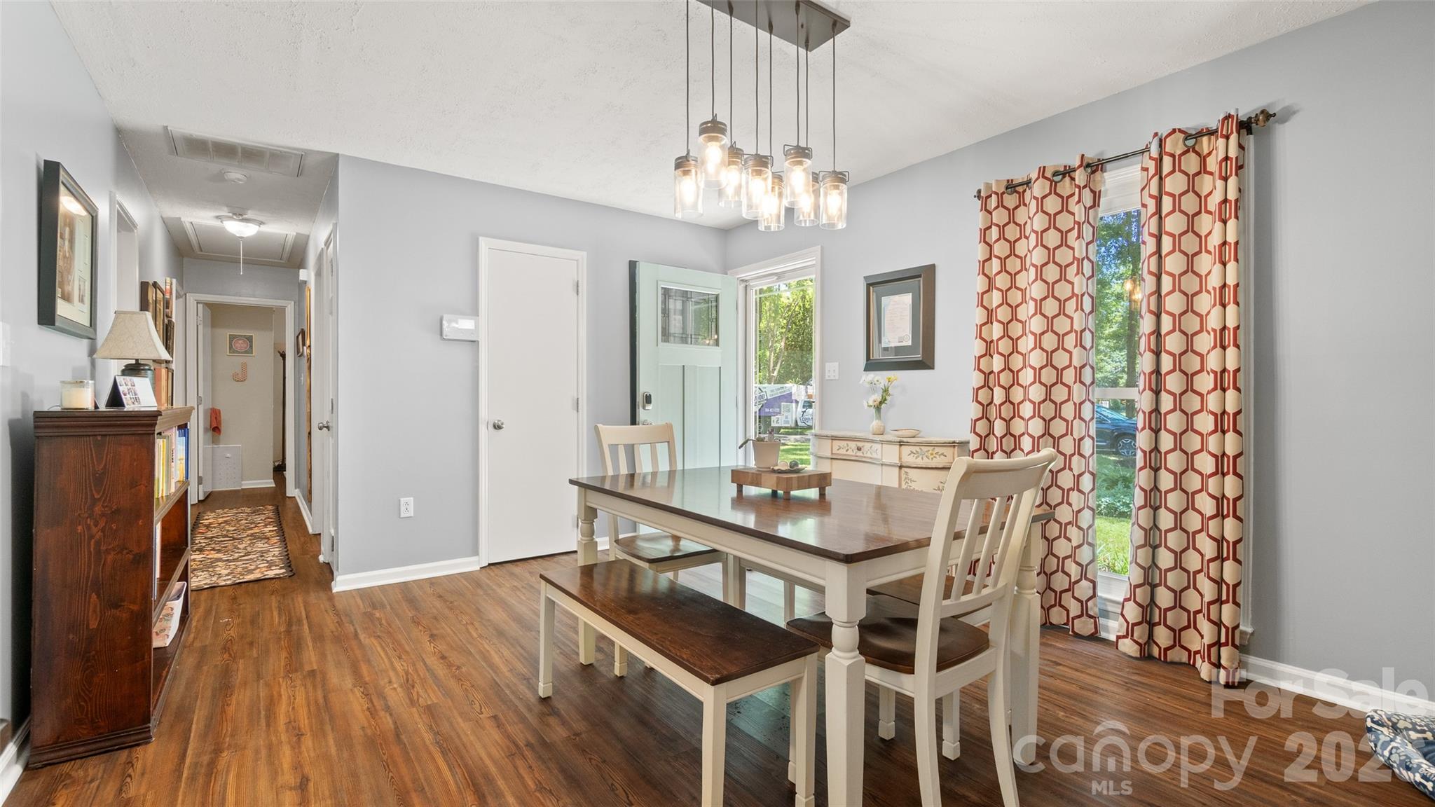 9126 Essen Lane — Charlotte