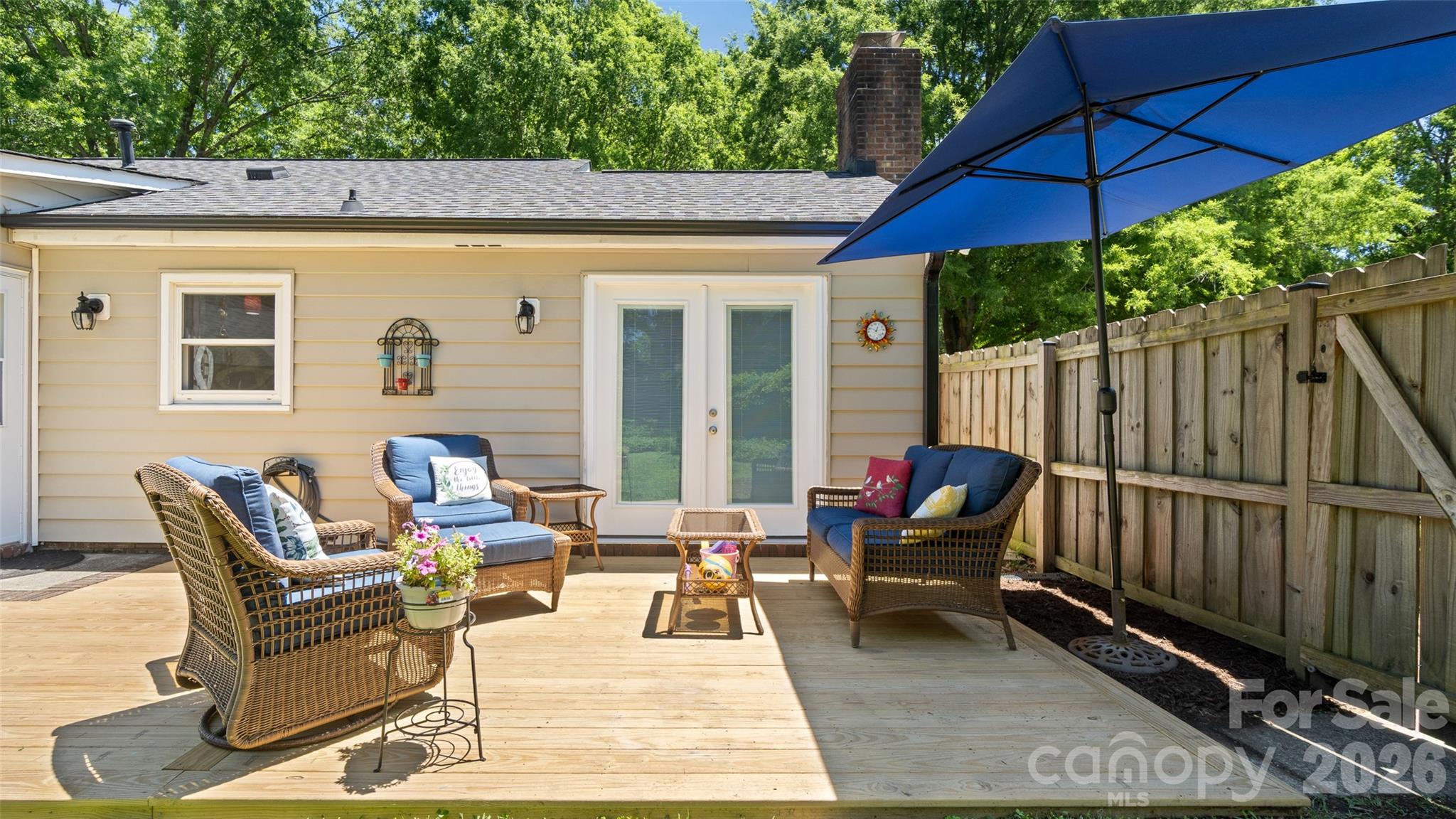 9126 Essen Lane — Charlotte