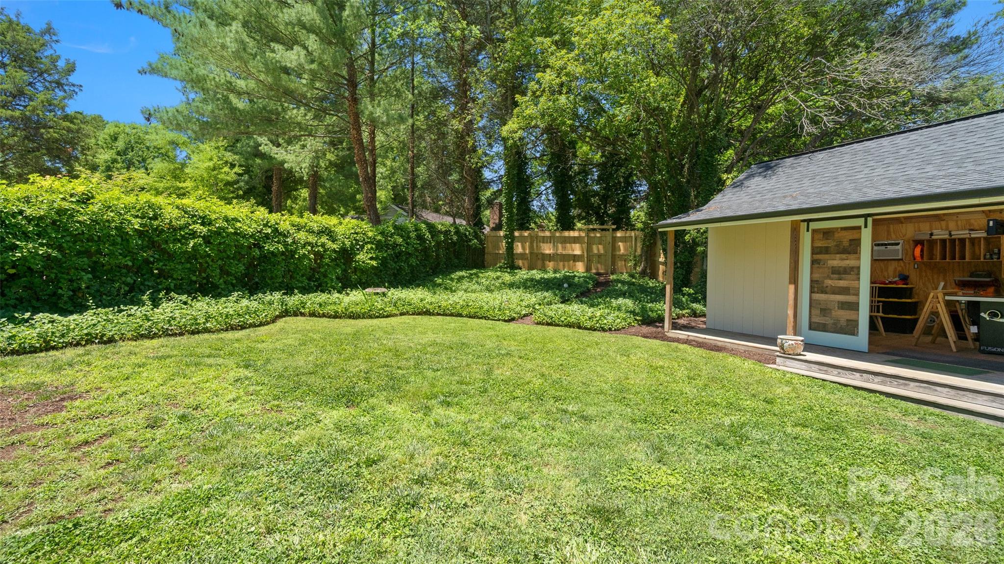 9126 Essen Lane — Charlotte