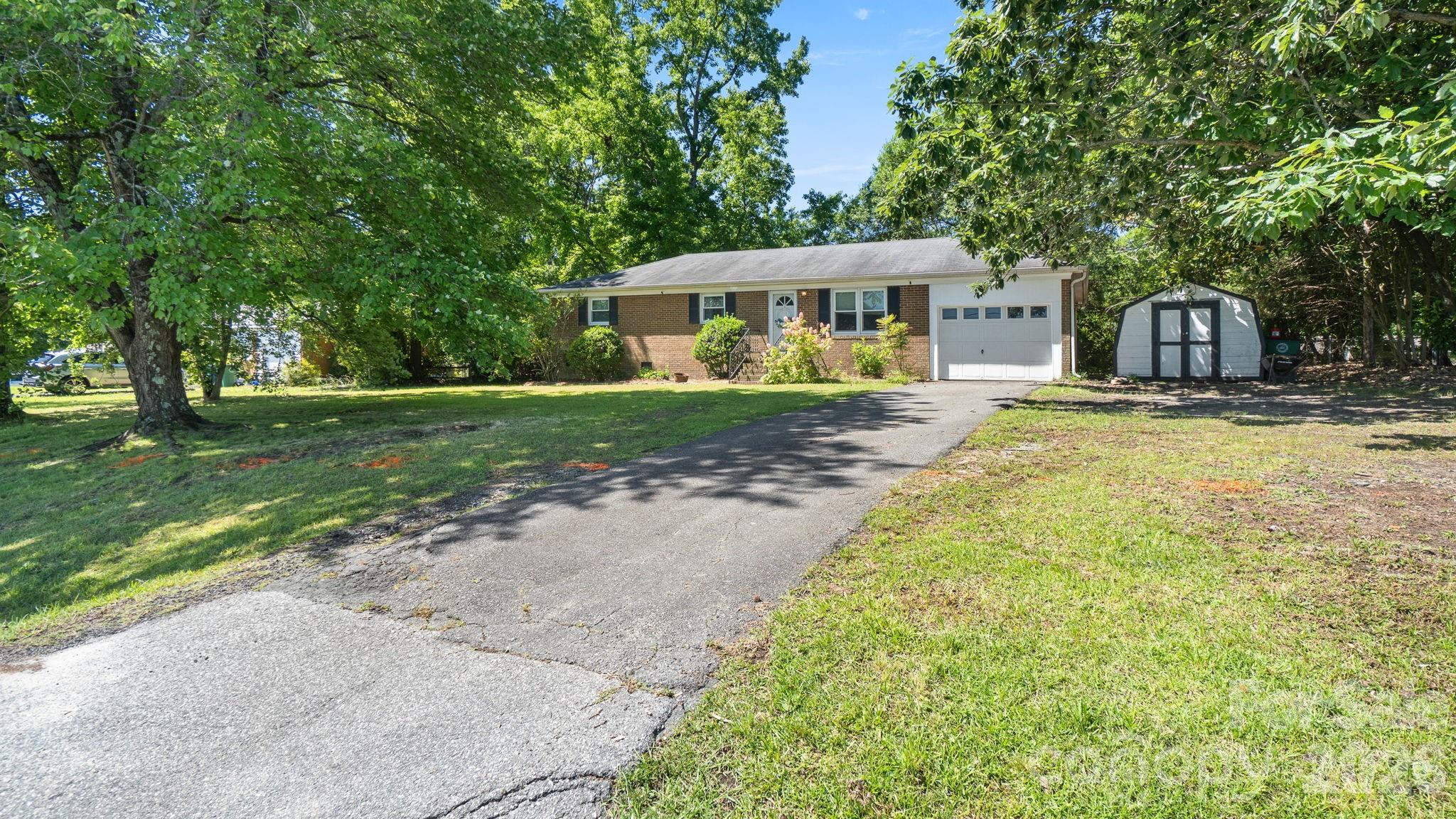 3442 Matthews Indian Trail Road — Matthews