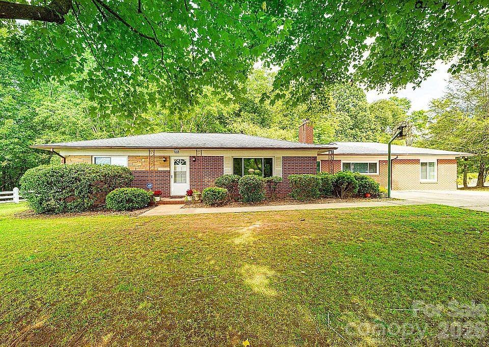 2089 Connelly Springs Road — Lenoir