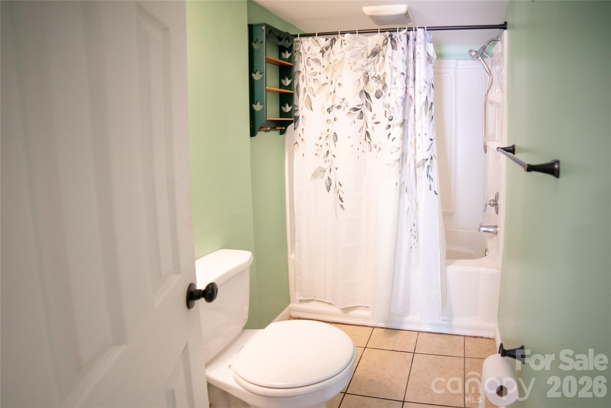 3555 Majestic View Place — Lenoir