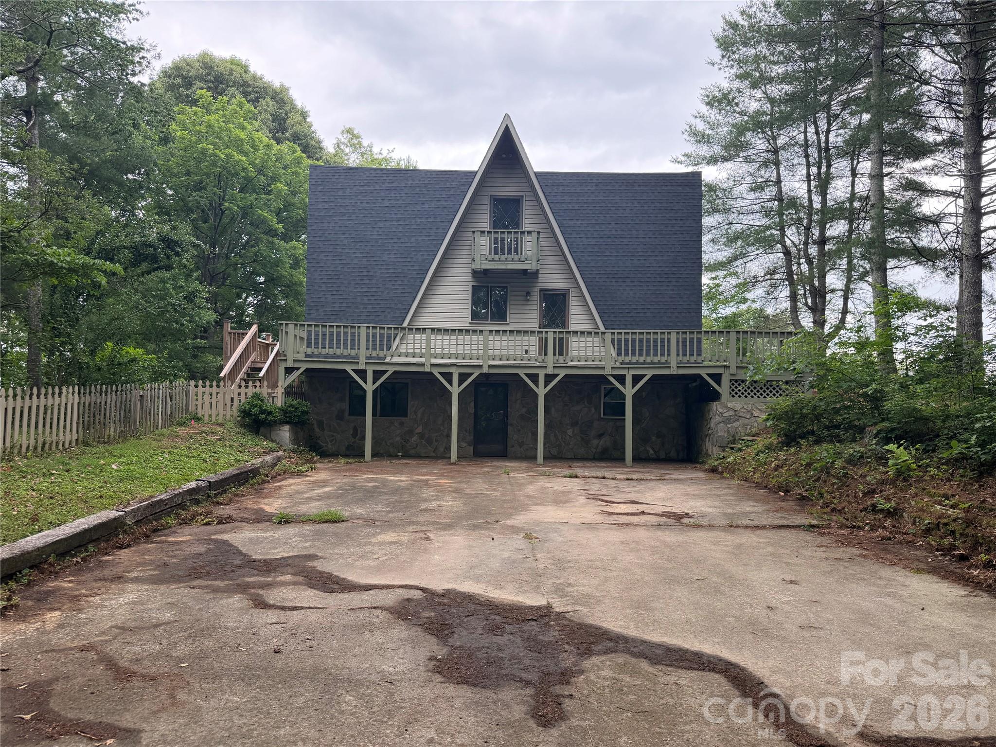 3555 Majestic View Place — Lenoir