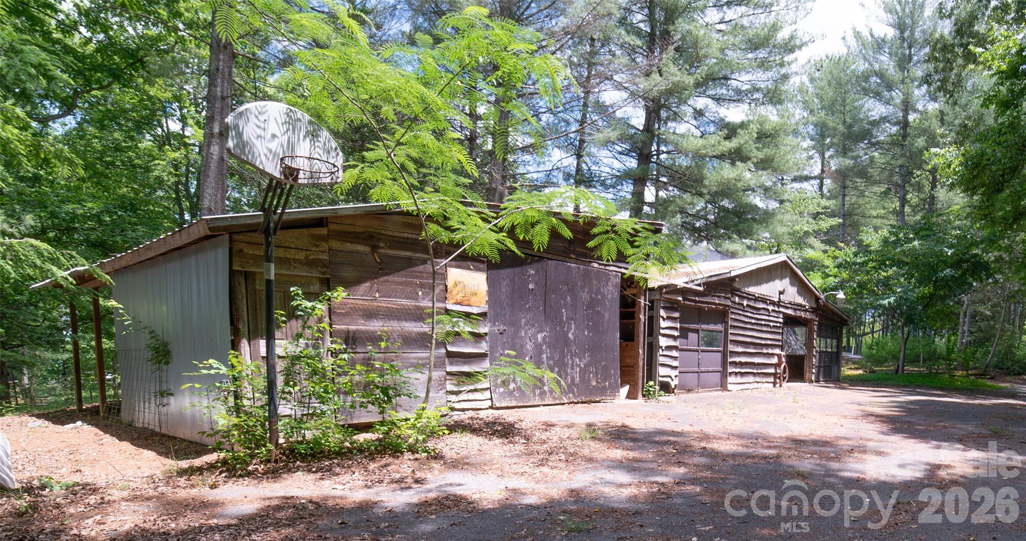 3555 Majestic View Place — Lenoir