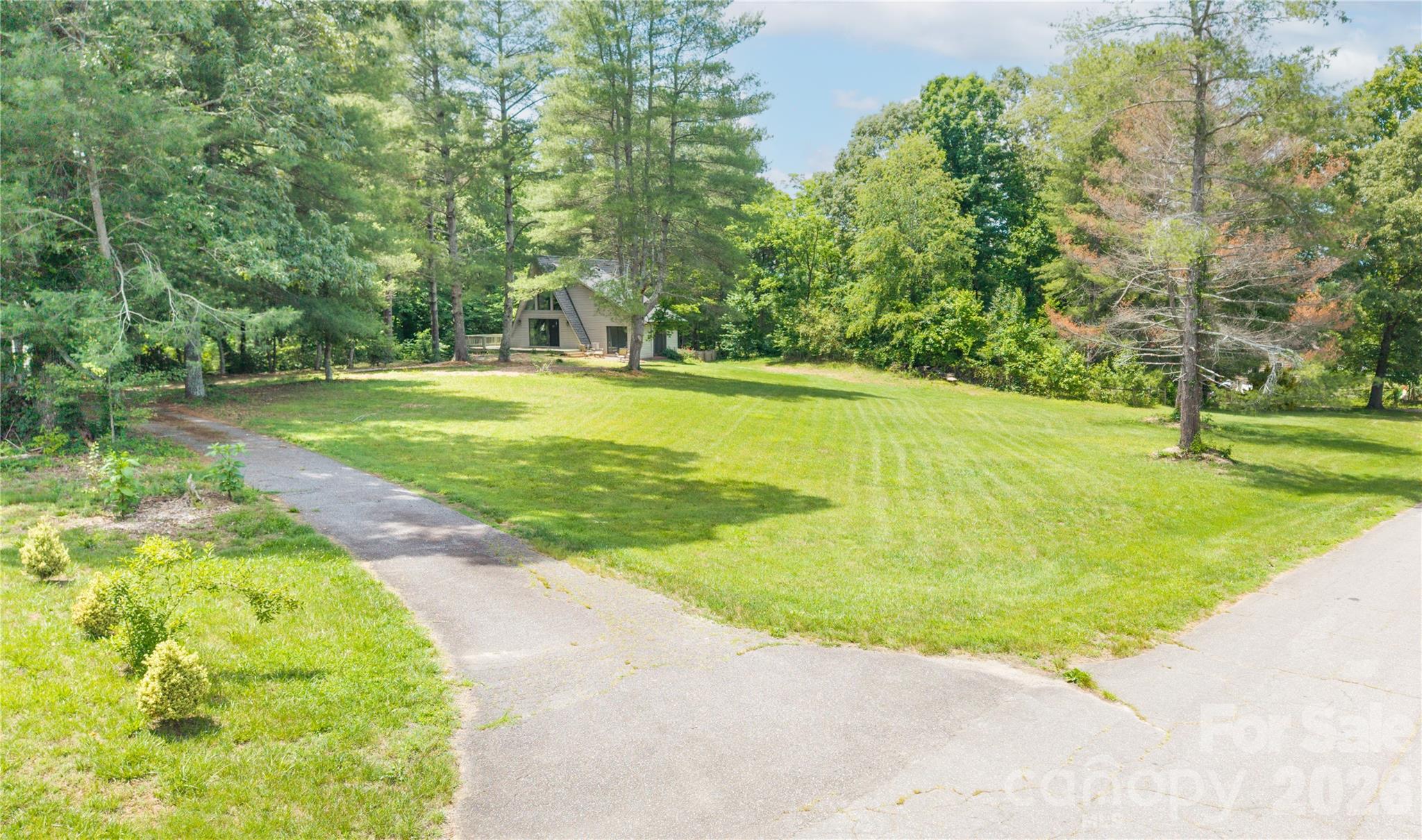 3555 Majestic View Place — Lenoir